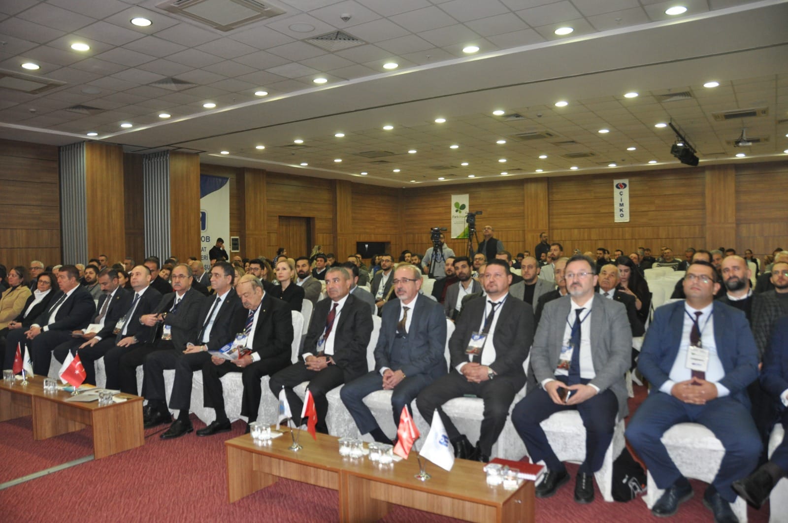İmar Planlarını Terzi, Kasap Gibi Meclis Üyeleri Onaylıyor..