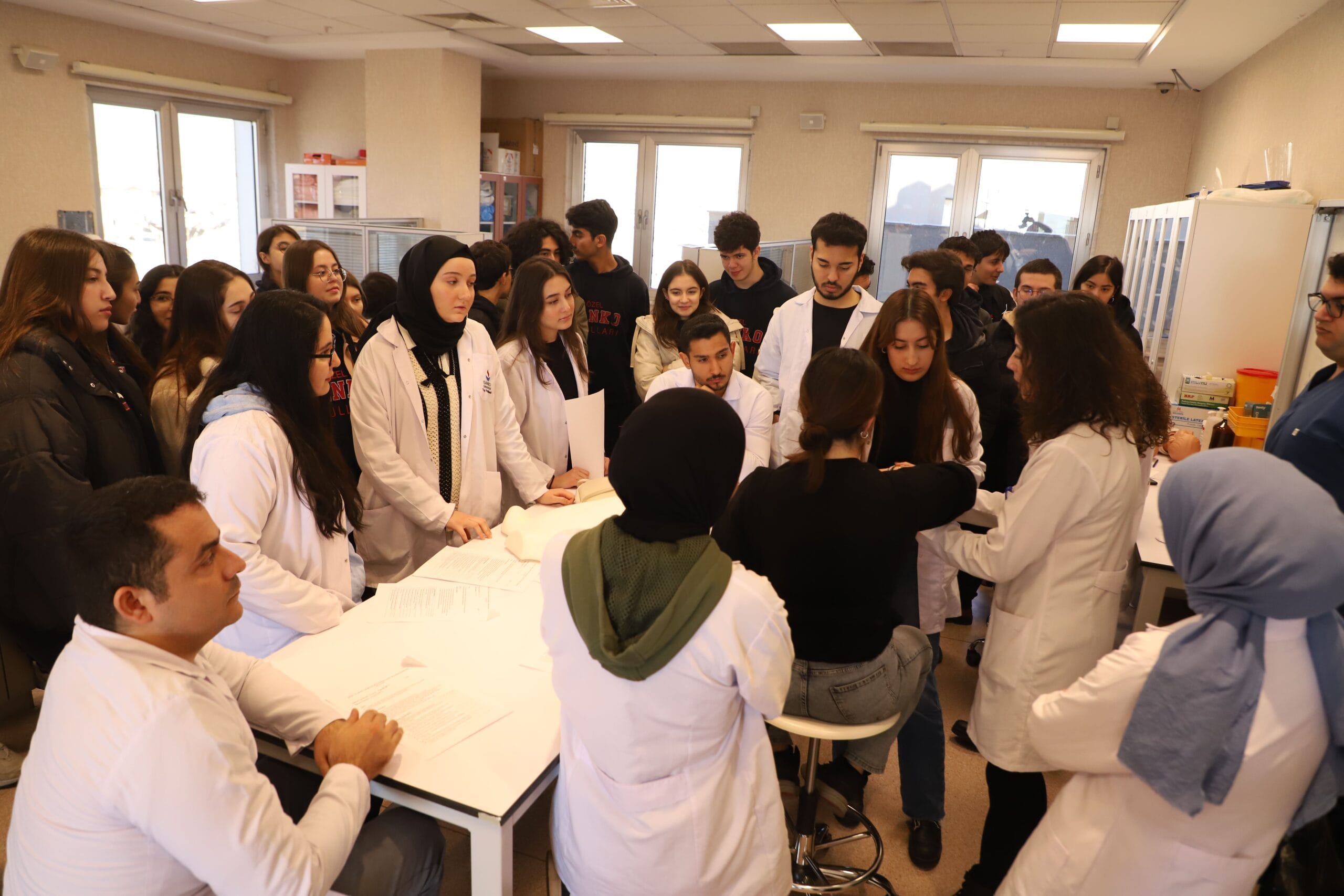 “TADIMLIK DERS” ETKİNLİĞİNDE BULUŞTU- SANKO ÜNİVERSİTESİ REKTÖRÜ PROF. DR. DAĞLI: “YETENEKLERİNİZİ ÖN PLANA ÇIKARTACAK BÖLÜMLERİ TERCİH EDİN” 