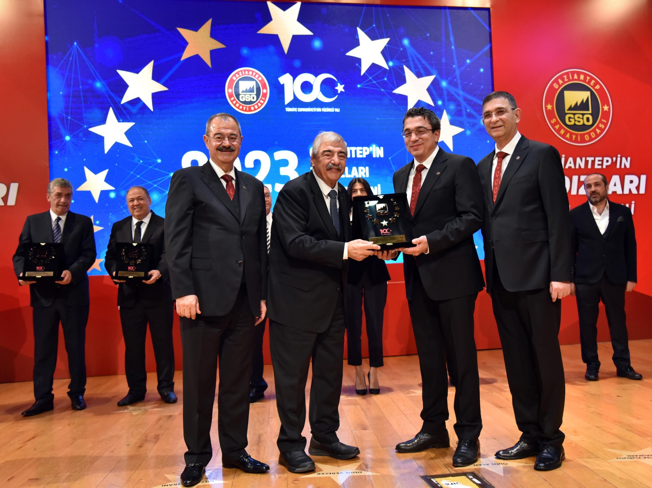 GSO GAZİANTEP’İN YILDIZLARI ÖDÜL TÖRENİ- SANKO HOLDİNG’E ASIRLIK FİRMA ÖDÜLÜ VERİLDİ