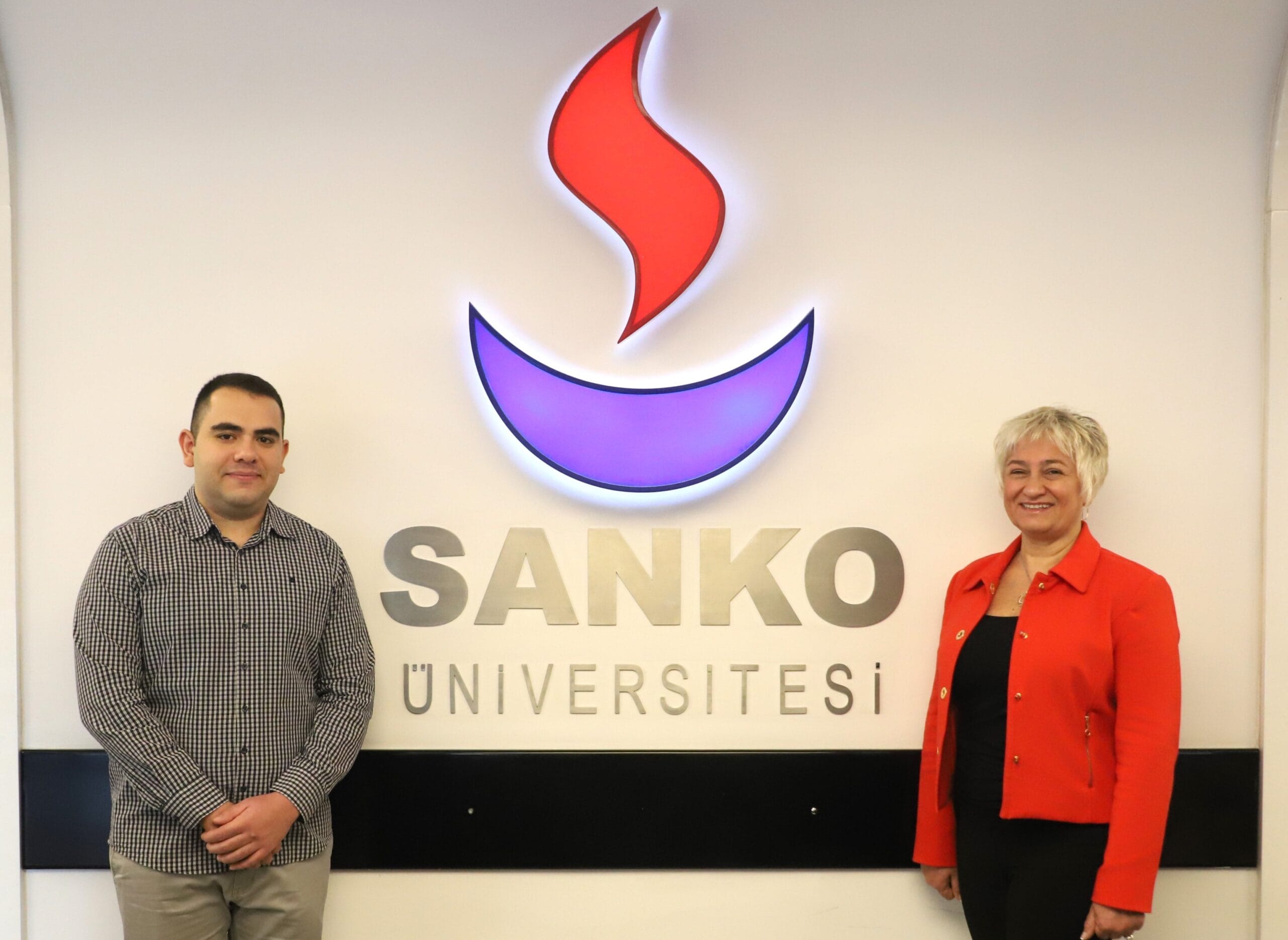 TÜRK KARDİYOLOJİ KONGRESİNDE BİR İLK GERÇEKLEŞTİ-SANKO ÜNİVERSİTESİ TIP FAKÜLTESİ ÖĞRENCİSİ BARIŞ CAN ALTINEL TÜRK KARDİYOLOJİ KONGRESİNDE SÖZLÜ SUNUM YAPAN İLK ÖĞRENCİ OLDU