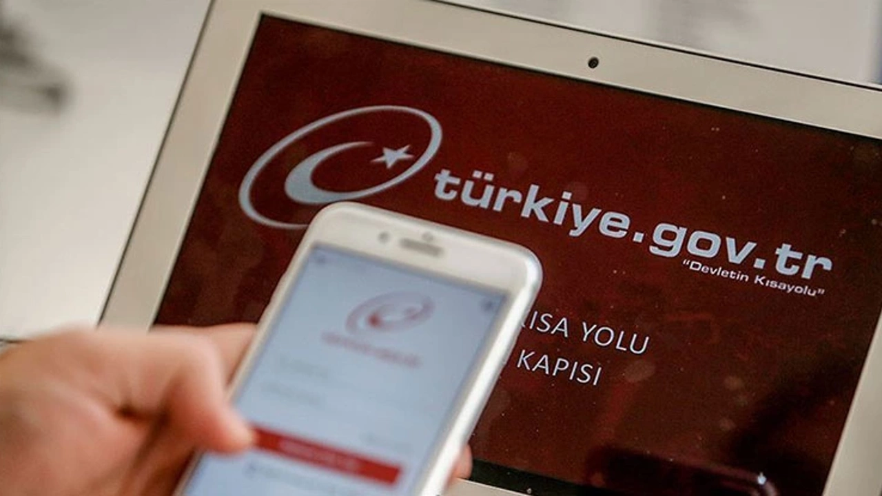 DİJİTAL TÜRKİYE’NİN KAPISI ‘e-DEVLET’ 15 YAŞINDA 