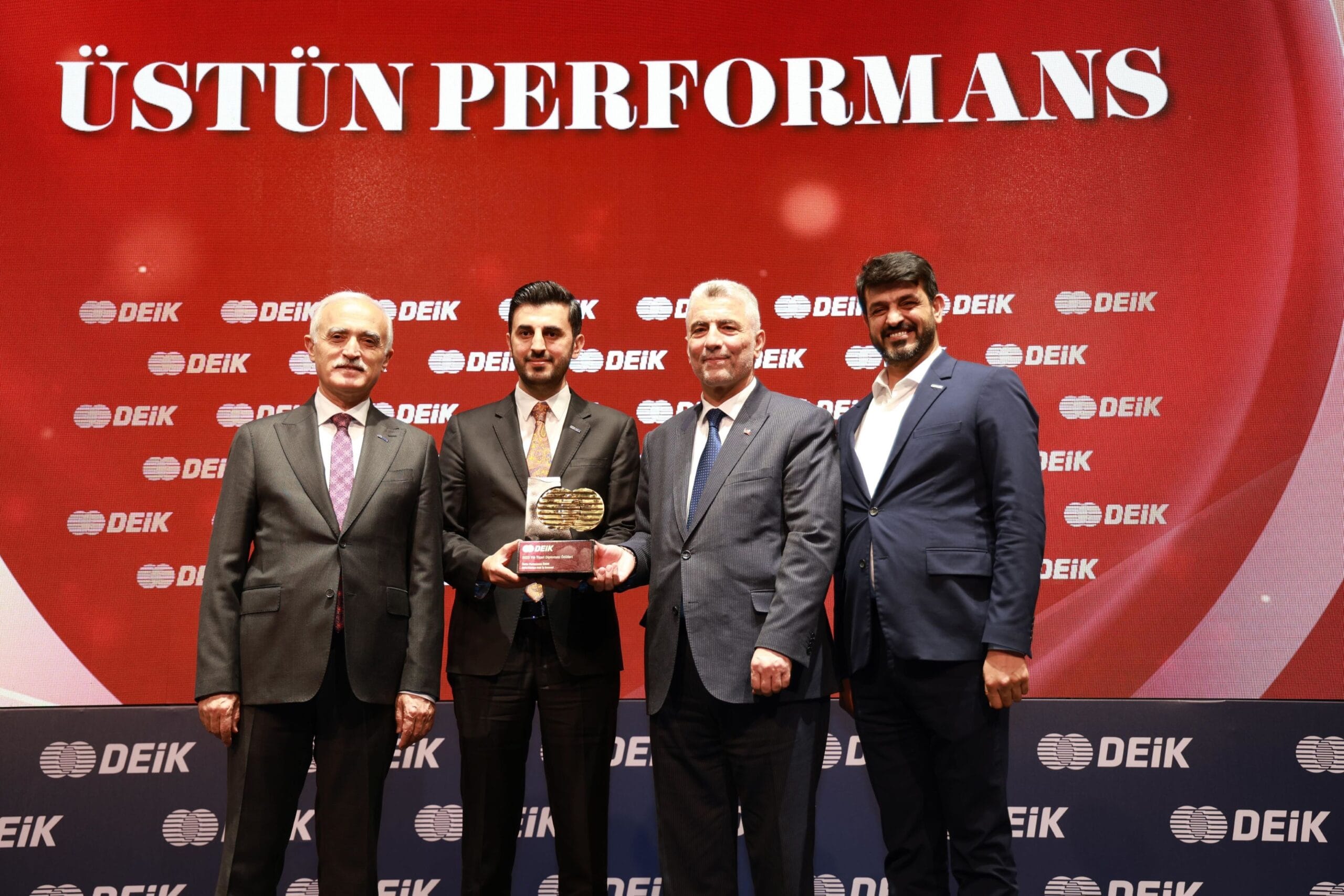 DEİK Türkiye-Irak İş Konseyi Başkanlığına yeniden seçilen Halit Acar’a Üstün Performans Ödülü