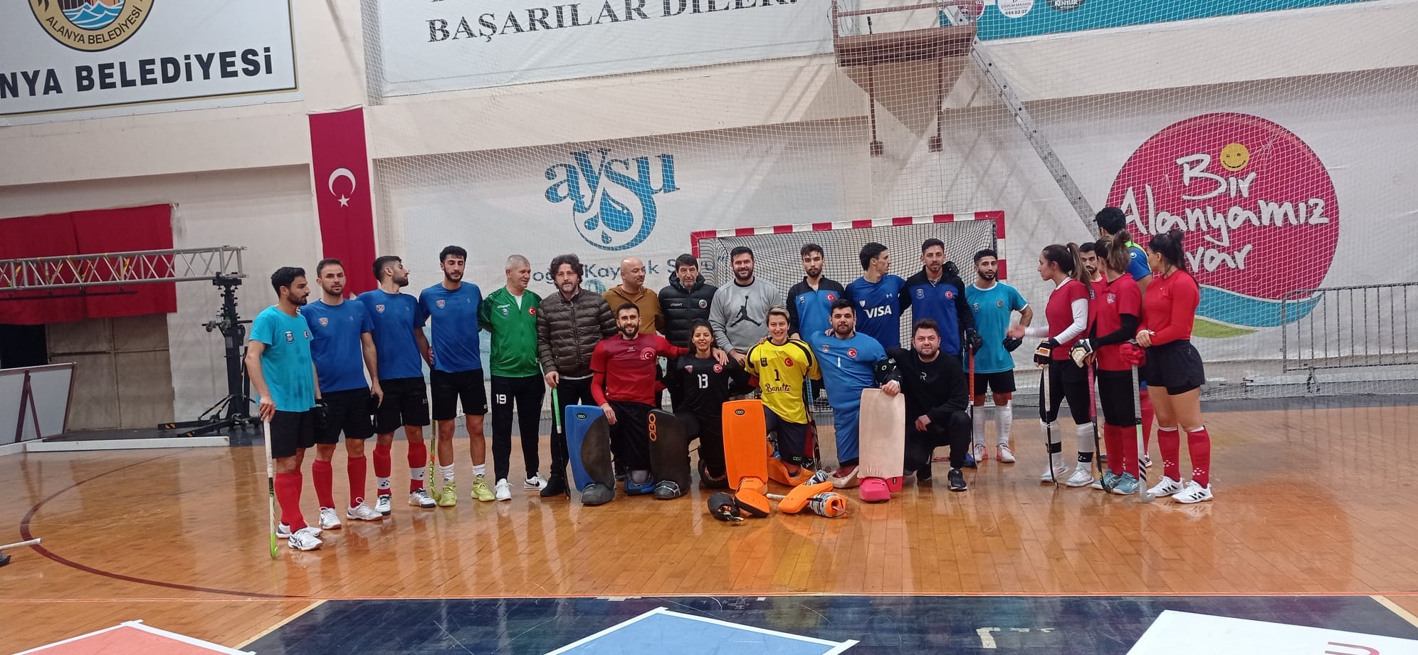 Alanya Spor Teknik Direktörü Fatih Tekke Polisgücü Sporcularını Moral Verdi