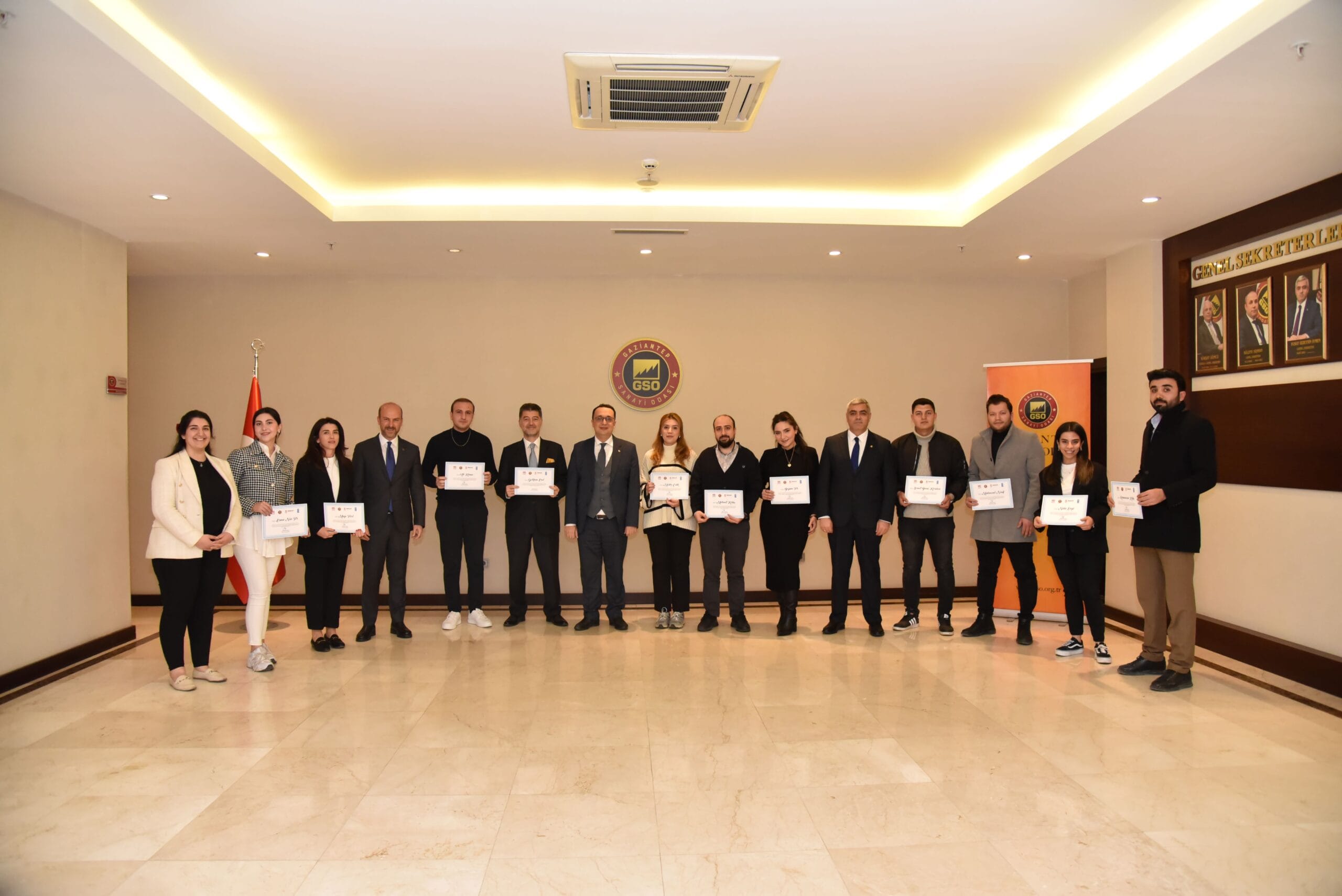 İHRACAT AKADEMİSİ 8. DÖNEM SERTİFİKA TÖRENİ GERÇEKLEŞTİRİLDİ