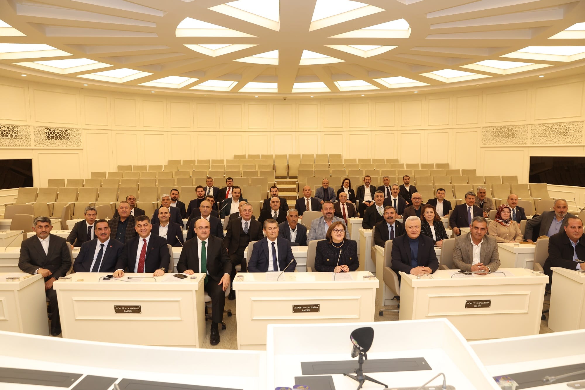 BÜYÜKŞEHİR BELEDİYE MECLİSİ TOPLANDI