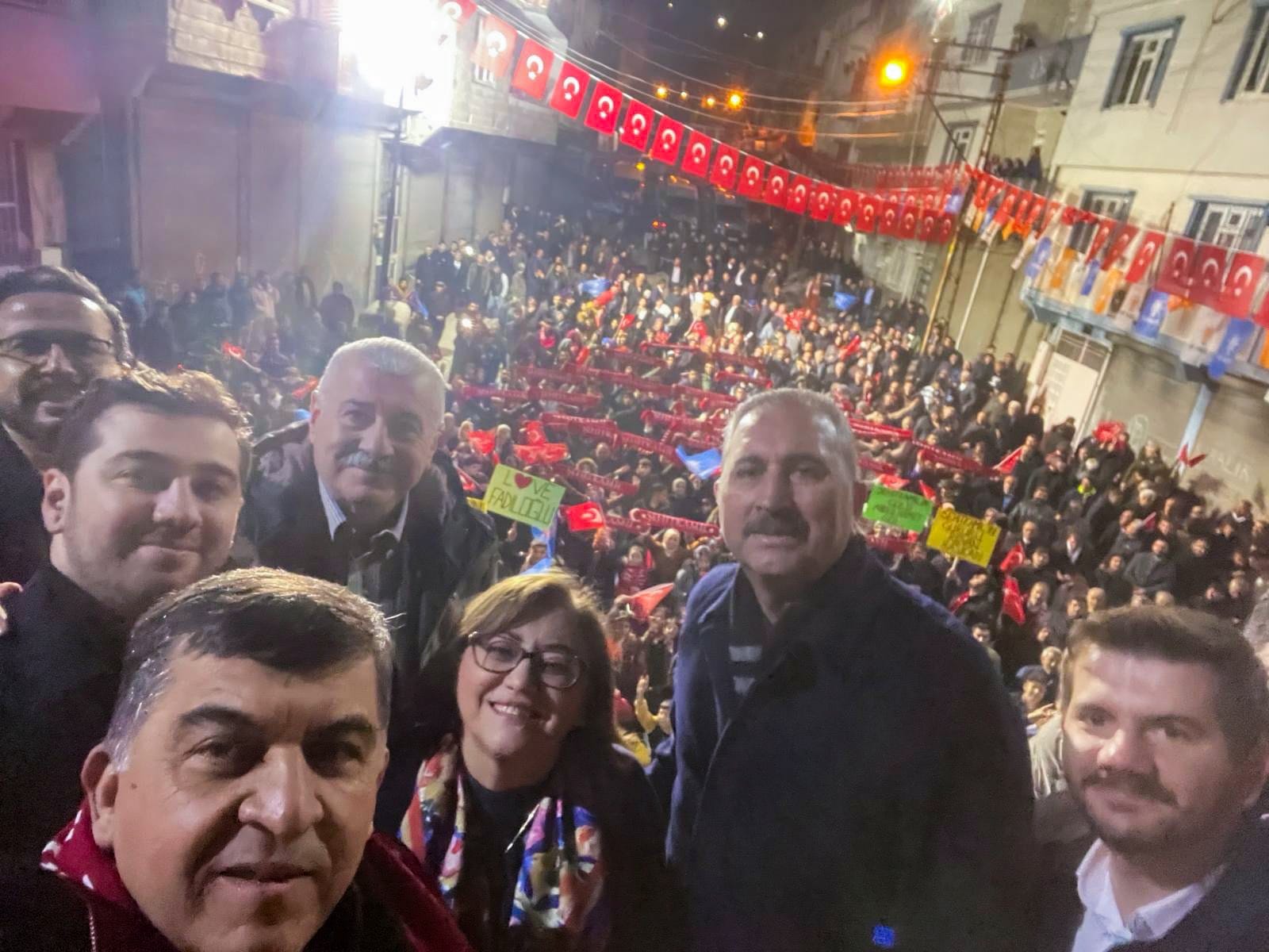 BAŞKAN FADILOĞLU, HACIBABA VE EYÜPSULTAN’DA COŞKUYLA KARŞILANDI
