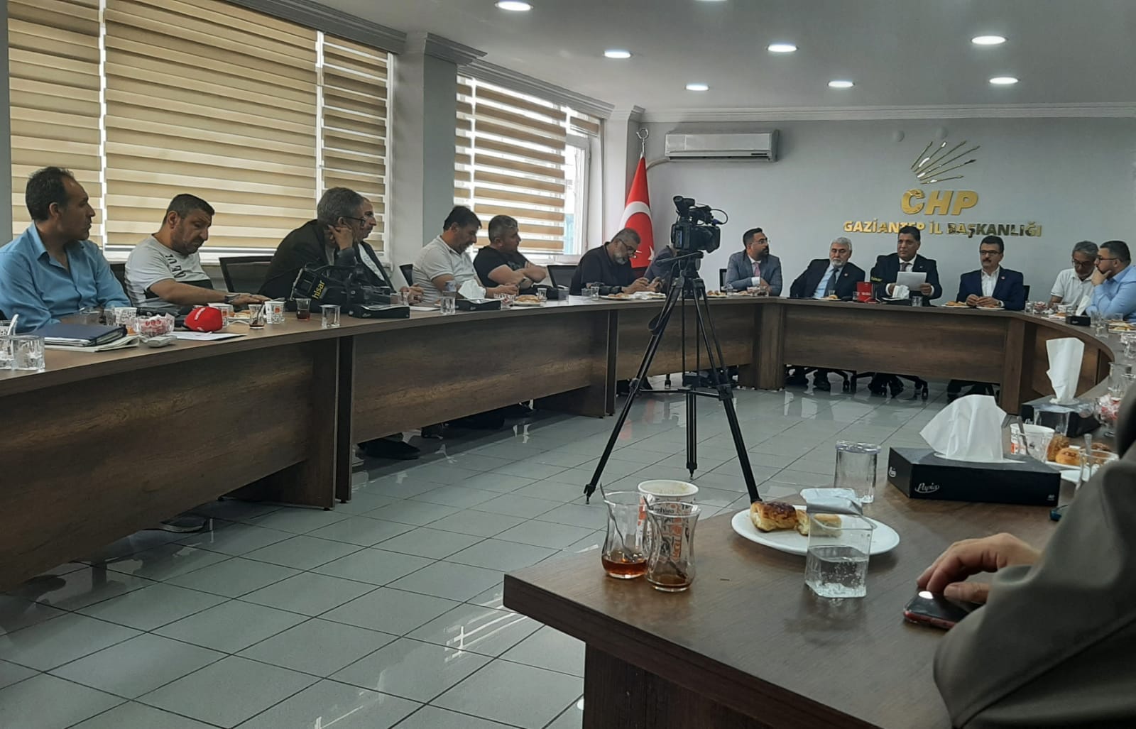 <strong><em>-HALK BELEDİYECİLİĞİ YAPACAĞIZ.</em></strong>