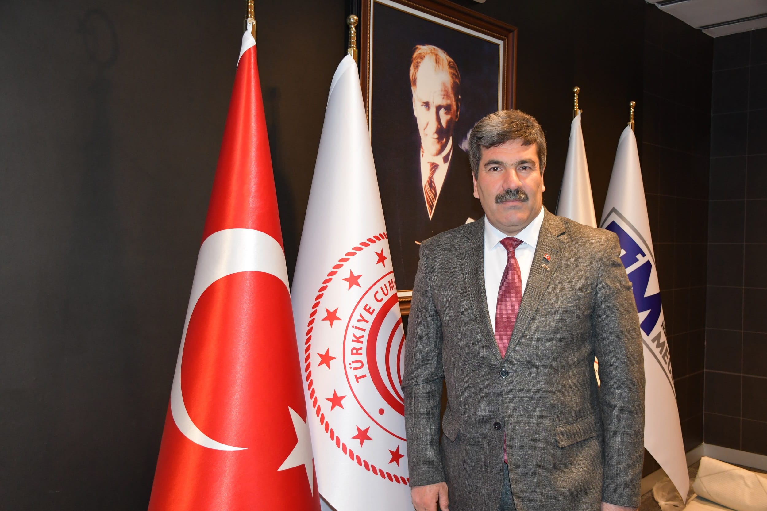 Başkan Zeynal Abidin Kaplan’dan 23 Nisan Kutlama Mesajı
