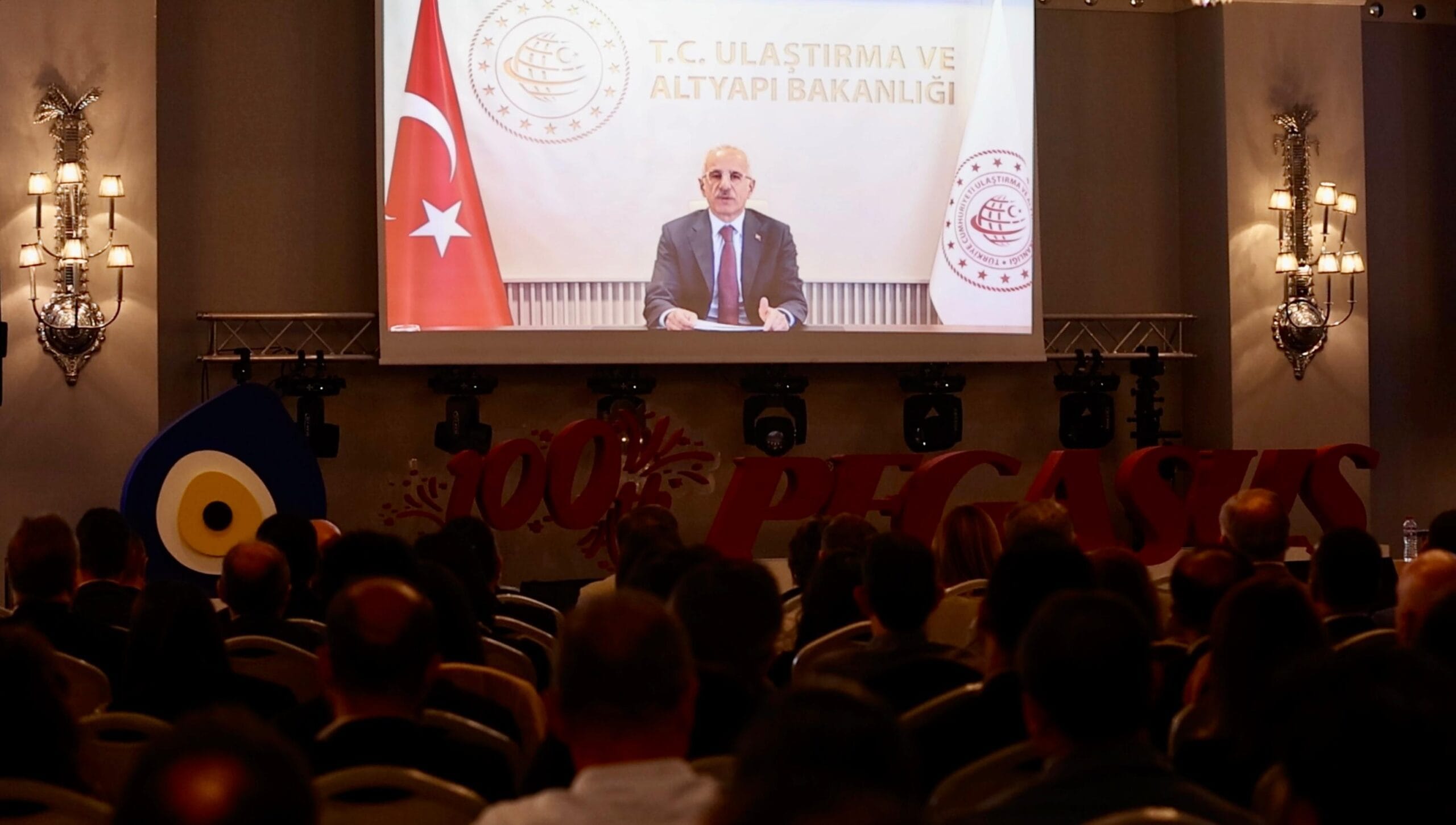 HAVACILIKTA DÜNYA’NIN TRANSİT MERKEZİ TÜRKİYE