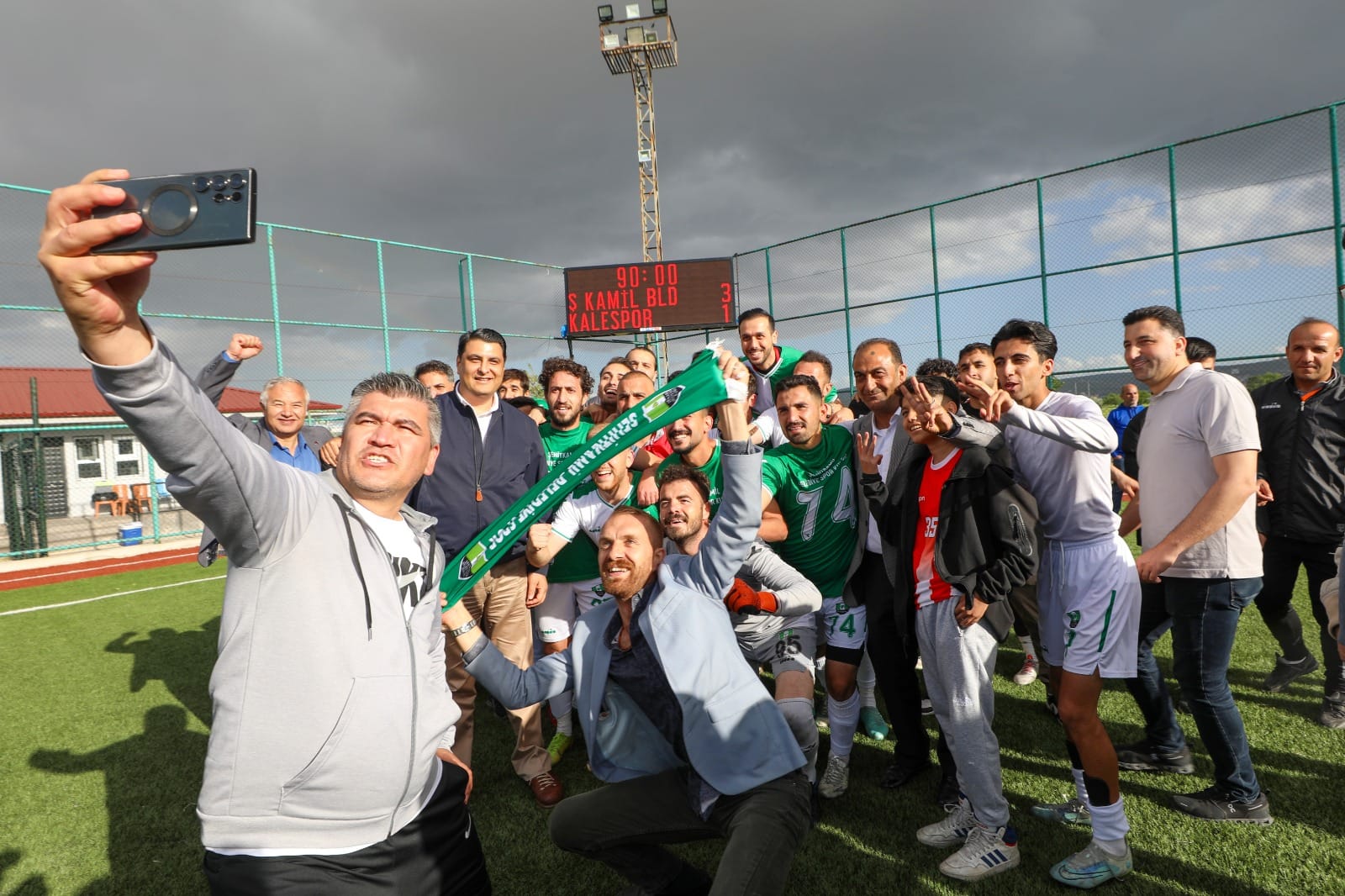 ŞEHİTKAMİL BELEDİYESPOR, KALESPOR’U 3-1 YENEREK BAL’AYÜKSELDİ