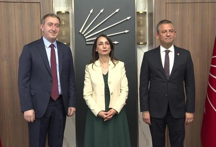 DEM Parti’den CHP’ye ziyaret: Özel’den dikkat çeken açıklama!