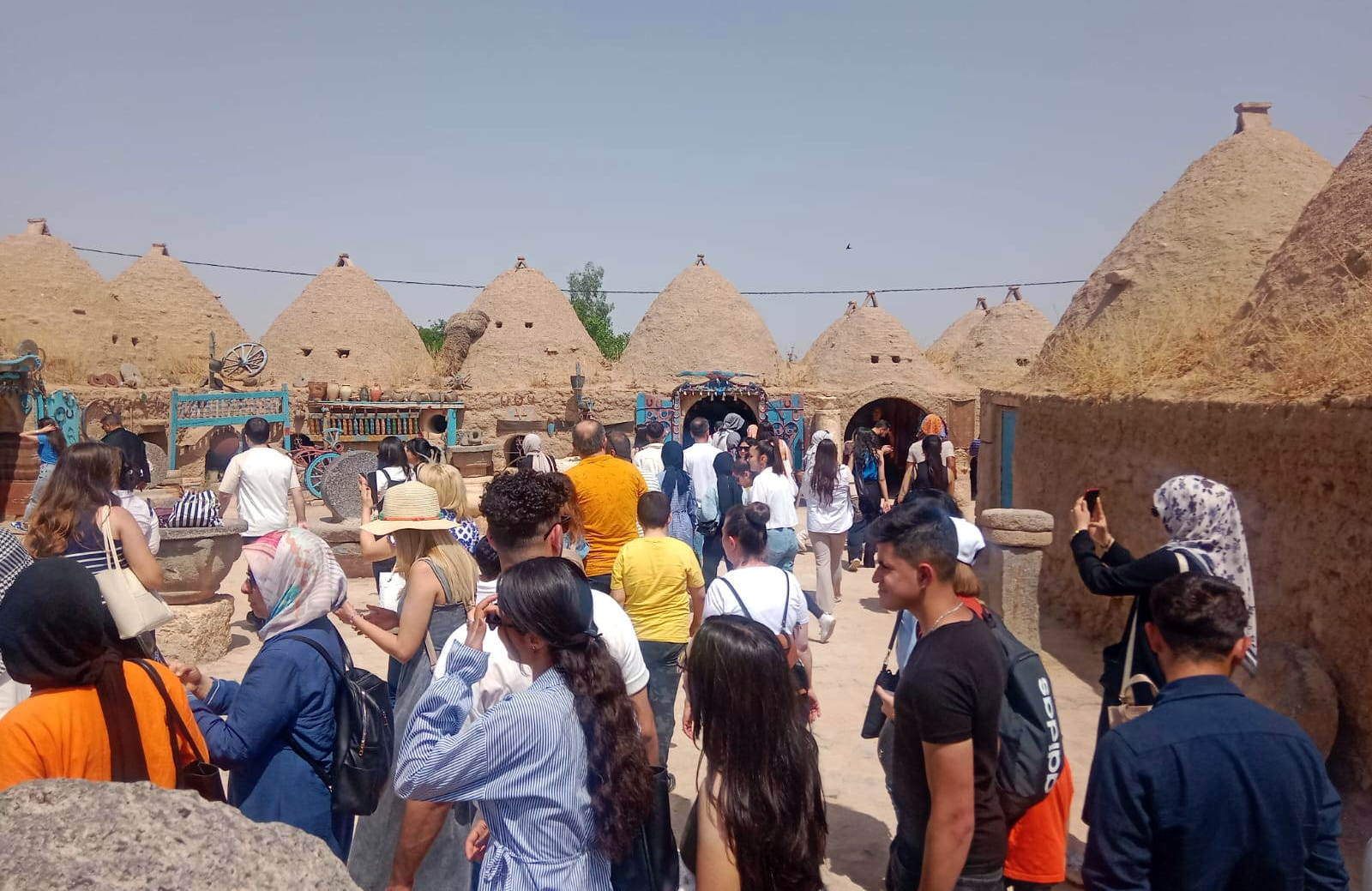 GAÜN ÖĞRENCİLERİ 19 MAYIS ATATÜRK’Ü ANMA GENÇLİK VE SPOR BAYRAMI’NI GÖBEKLİTEPE’DE KUTLADI