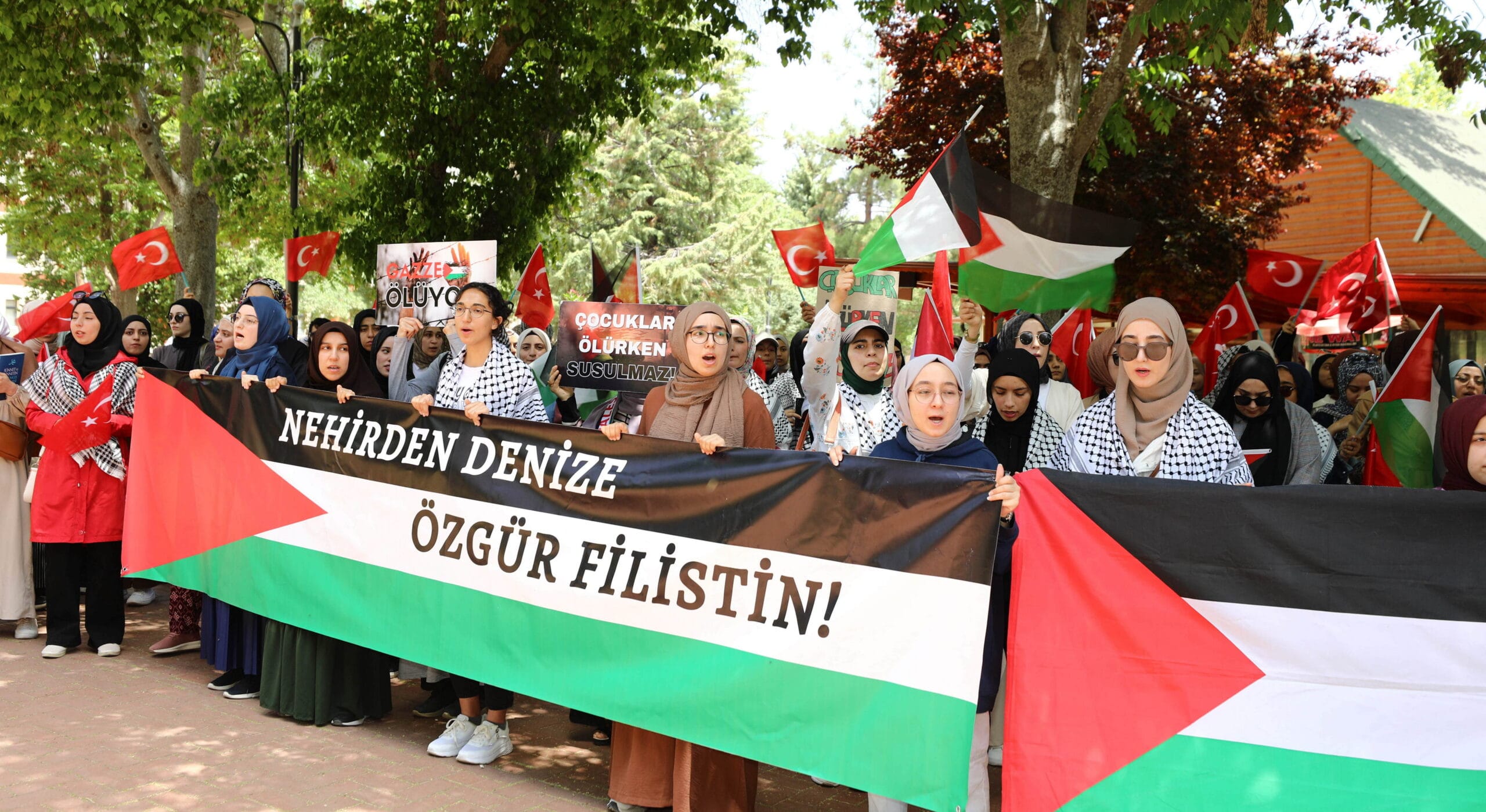 GAÜN ÖĞRENCİLERİNDEN İSRAİL’İN REFAH SALDIRILARINA KARŞI TEPKİ