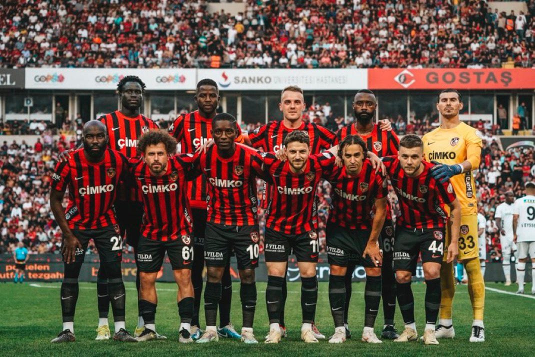 GAZİANTEP FK – PENDİKSPOR MAÇI DEMOKRASİ MEYDANINDA DEV EKRANDAN İZLENEBİLECEK