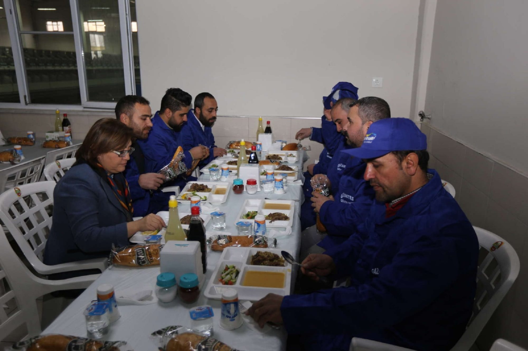 ŞAHİN: “BU BÜYÜK AİLENİN EN ÖNEMLİ PARÇASI EMEKÇİ KARDEŞLERİMİZDİR”
