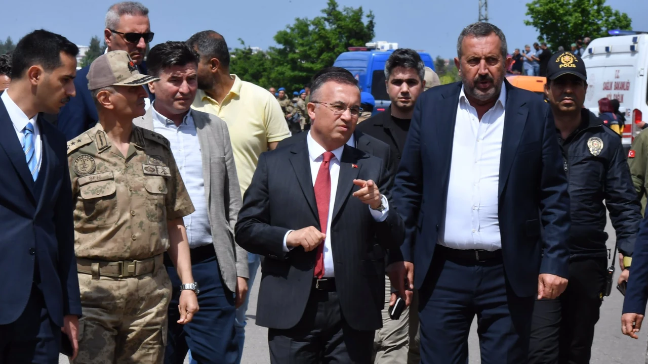 Vali Çeber, Kaza Yerinde İncelemelerde Bulundu