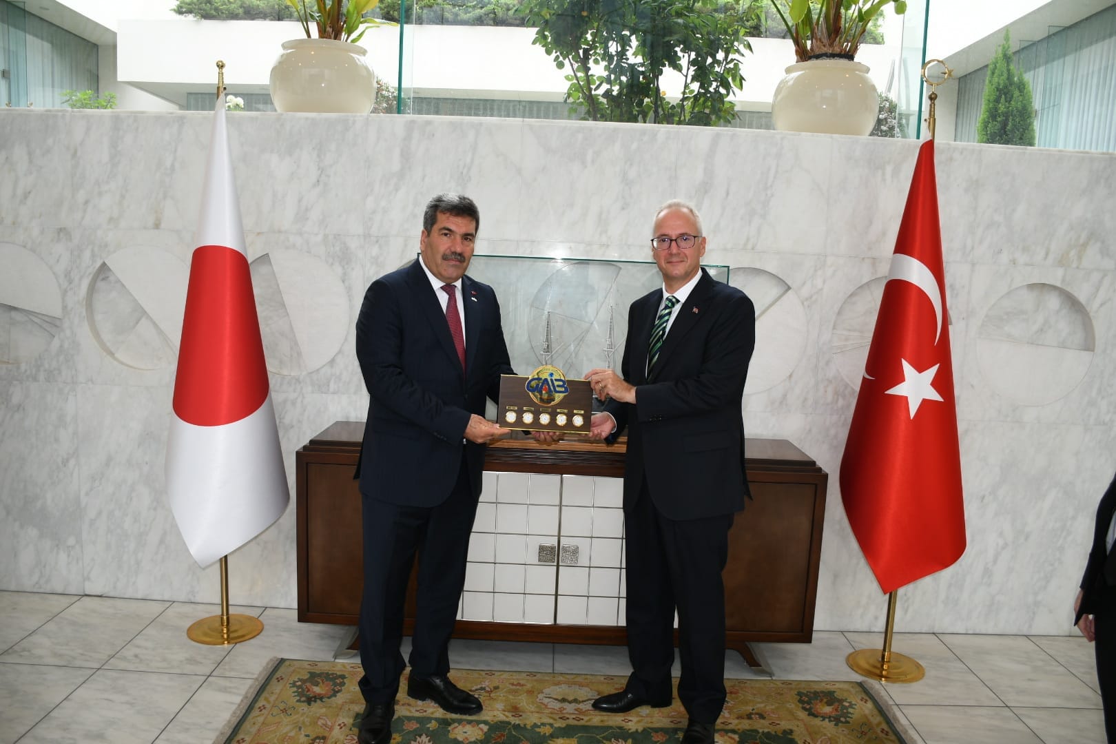 Gaziantepli Halıcılar Büyükelçi ile Görüştü