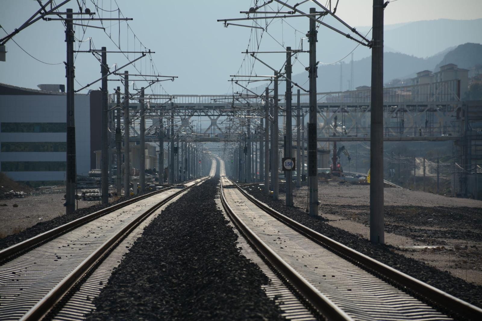 DEMİRYOLLARINDA ELEKTRİKLİ DÖNÜŞÜM