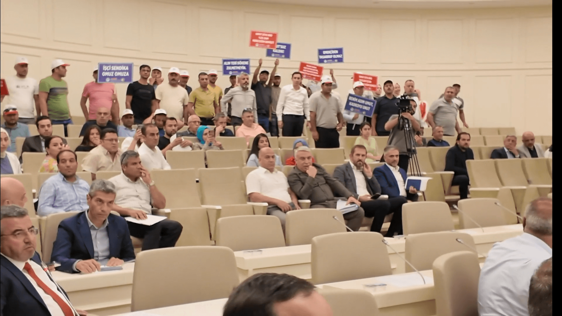AKP’Lİ BÜYÜKŞEHİR BELEDİYESİNDEN AKILALMAZ PROVOKASYON