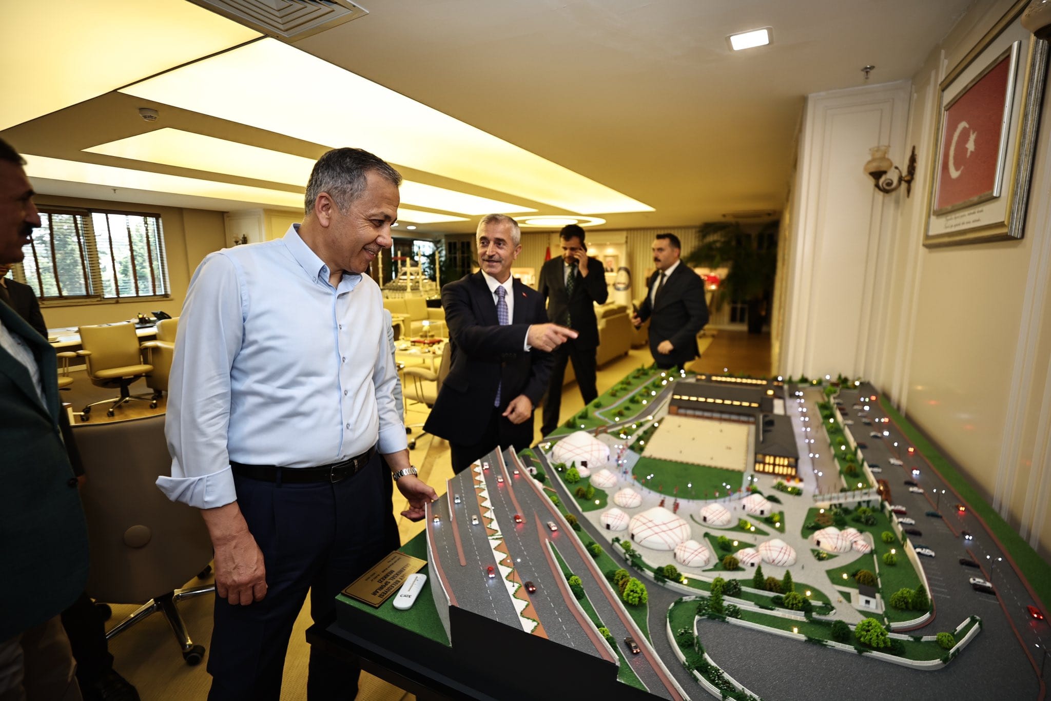 BAKAN YERLİKAYA BAŞKAN TAHMAZOĞLU’NU ZİYARET ETTİ