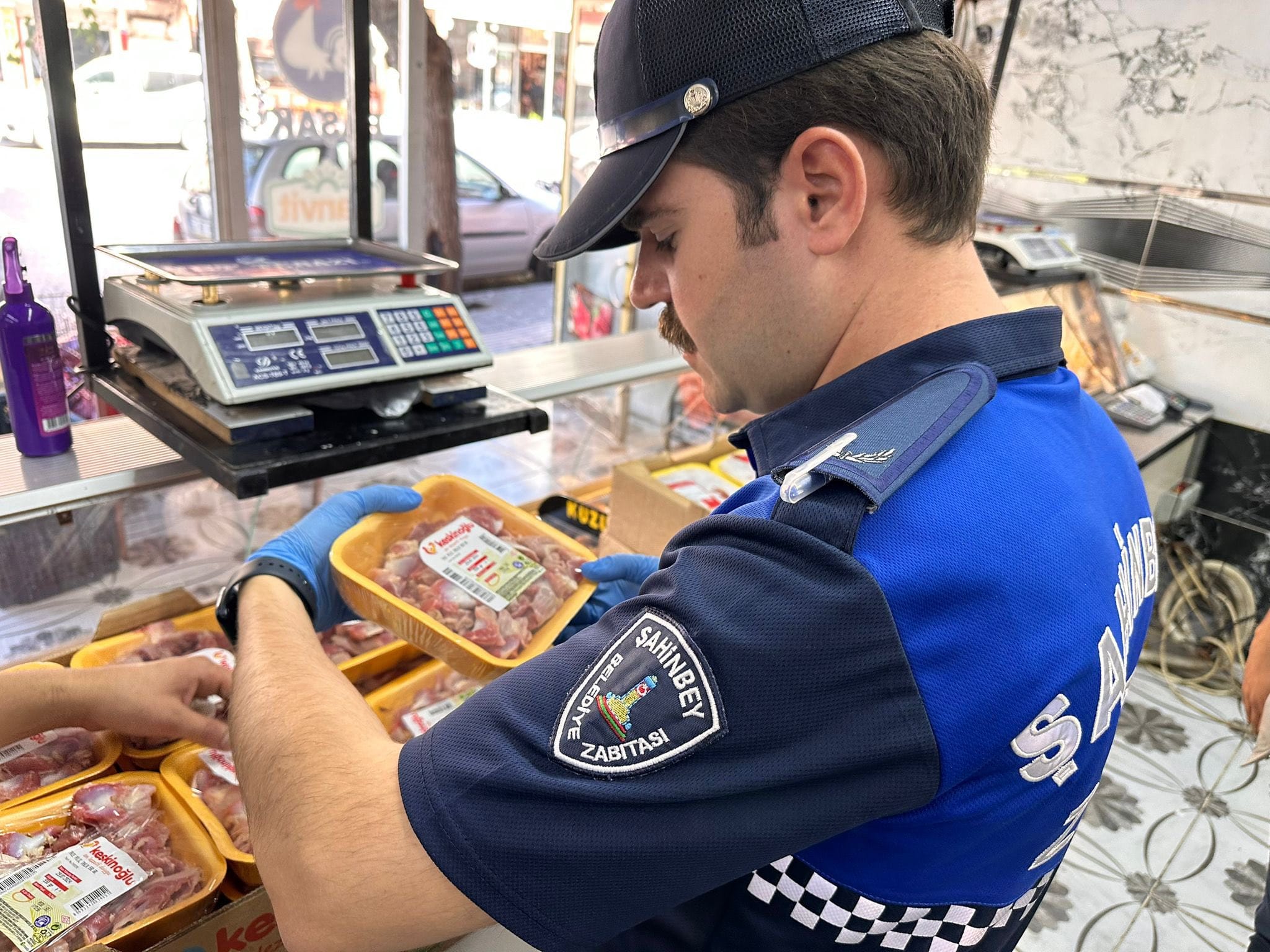 ŞAHİNBEY BELEDİYESİ ZABITA EKİPLERİ DENETİMLERİNİ SÜRDÜRÜYOR