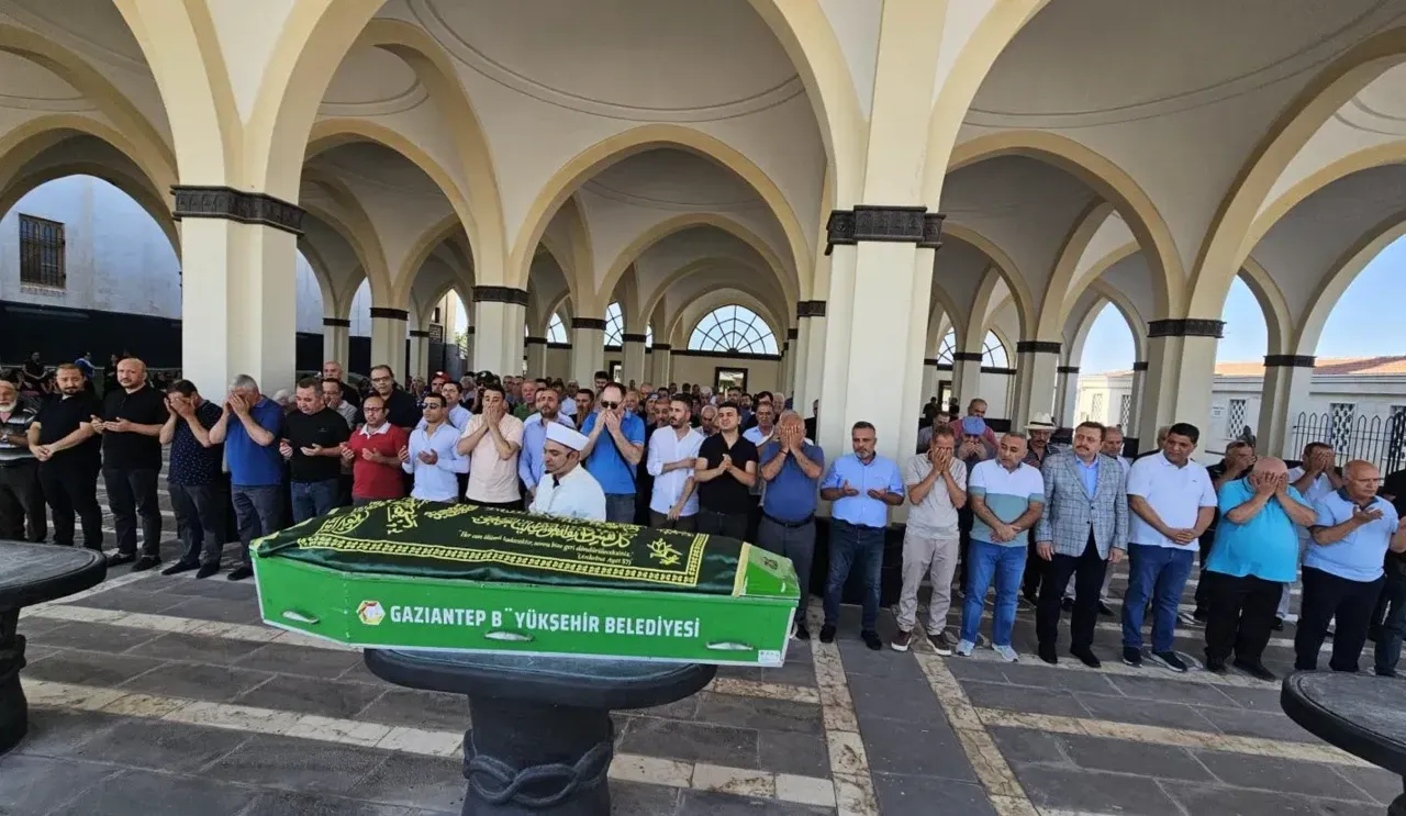 Gazeteci Karaduman hayatını kaybetti