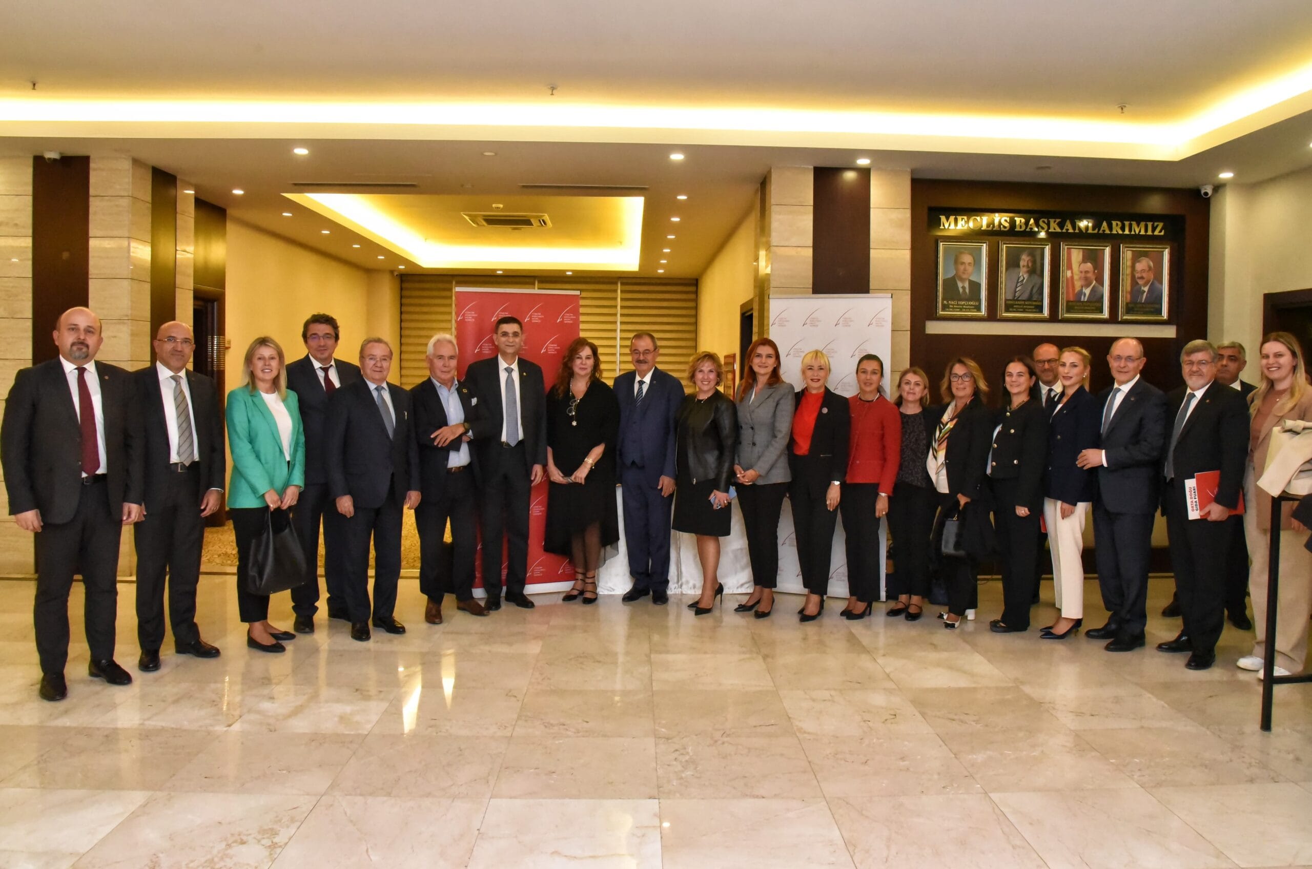 “YÖNETİCİ KADINLARDAN GSO’YA ZİYARET”