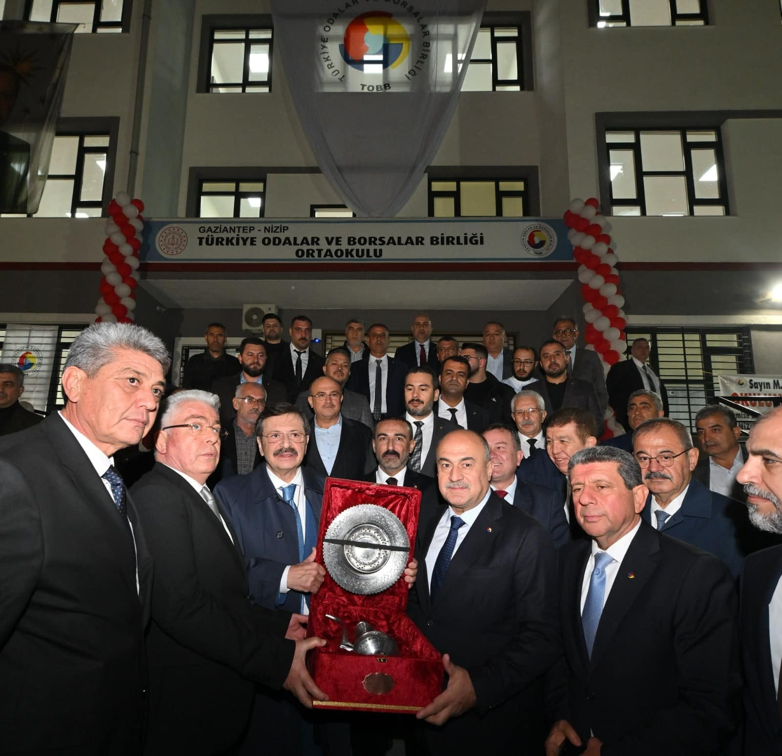 NİZİP TOBB ORTAOKULU İLE EĞİTİMDE YENİ BİR ADIM ATIYOR