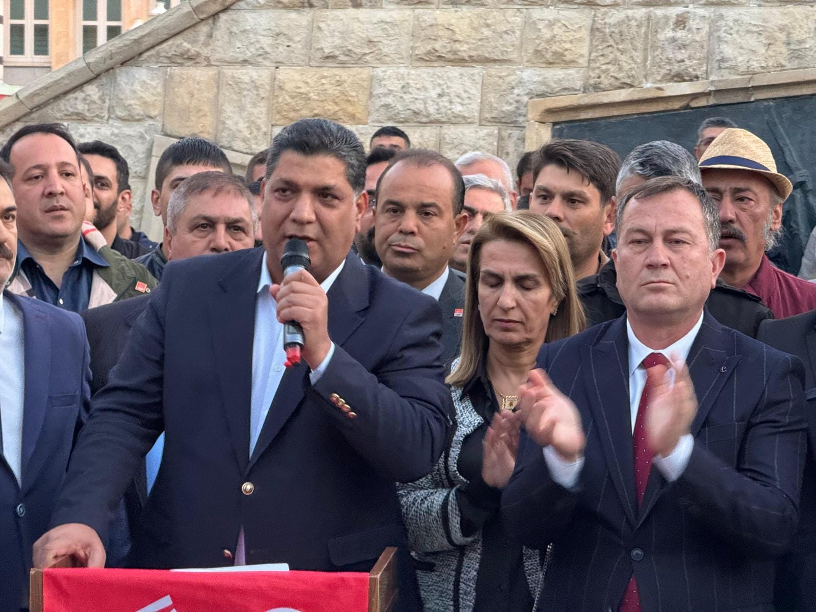 CHP Gaziantep İl Başkanı Reis Reisoğlu “ Seçilmişlerine Karşı Yürüttüğünüz Hukuk Dışı Operasyonlarla Halkın İradesi Ayaklar Altına Alınıyor”
