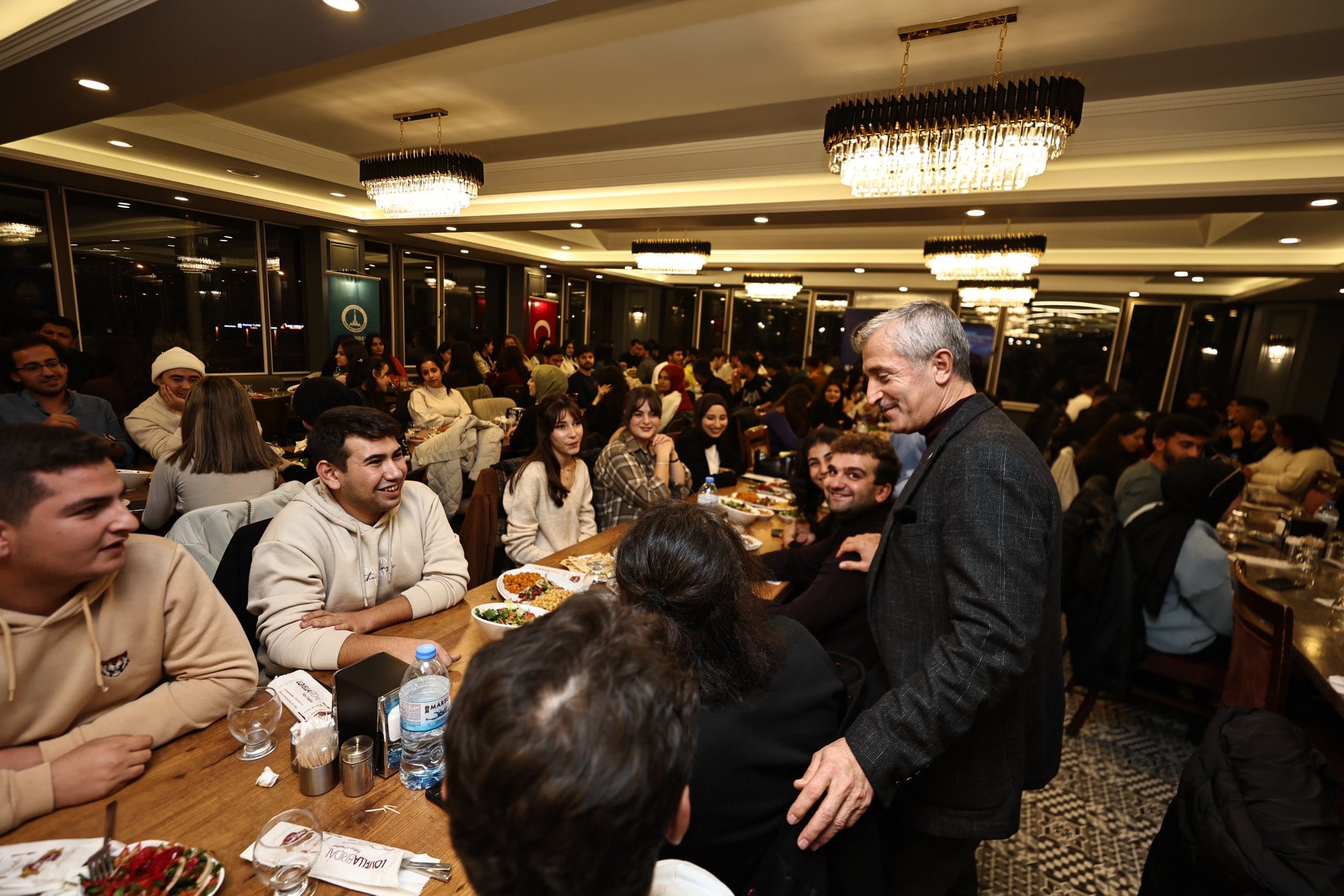 BAŞKAN TAHMAZOĞLU KAYSERİ, NİĞDE, VE NEVŞEHİR’DE ŞAHİNBEYLİ ÜNİVERSİTE ÖĞRENCİLERİ İLE BİRARAYA GELDİ