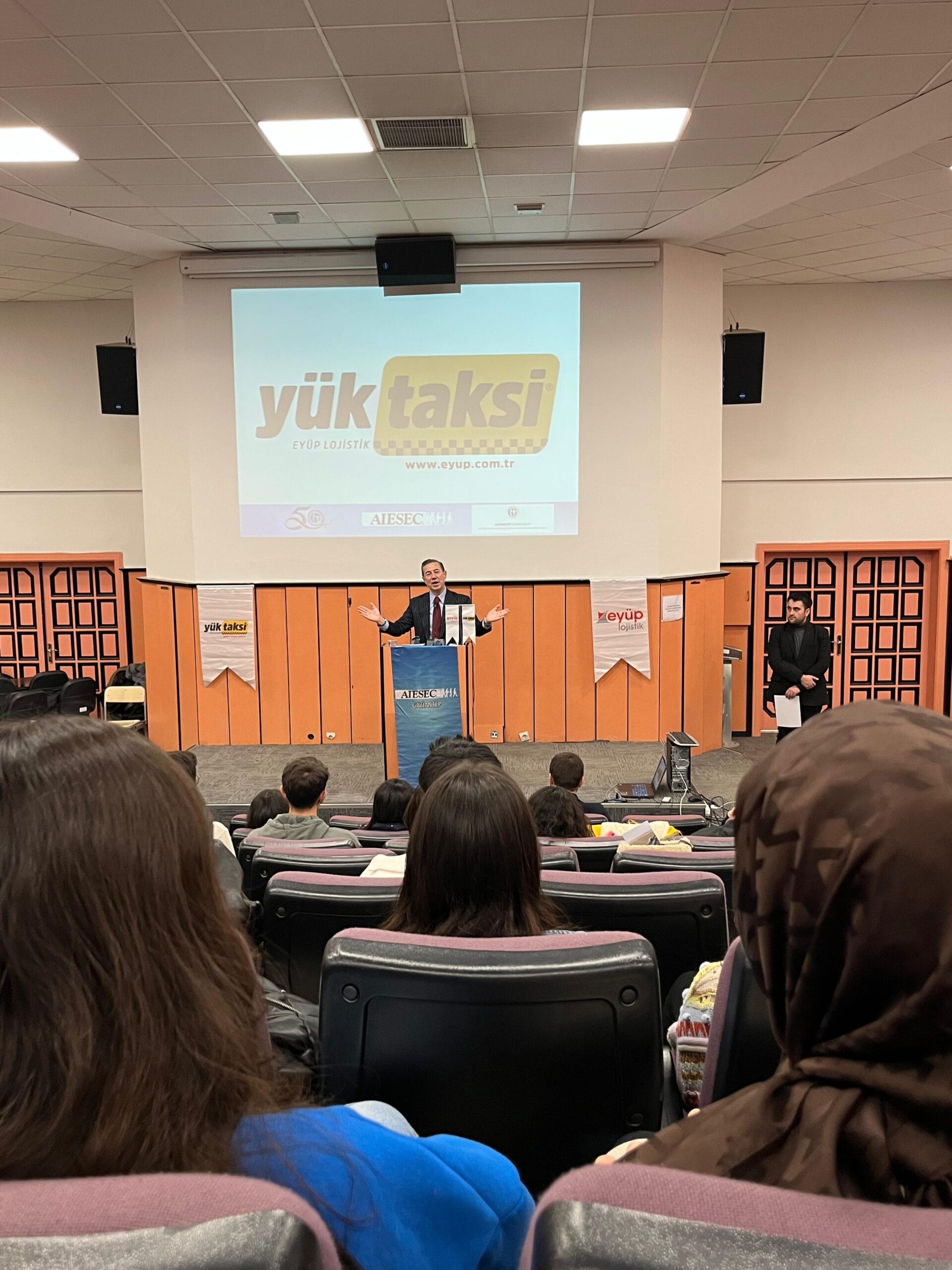 Eyüp Lojistik Yönetim Kurulu Başkanı Eyüp Bartık Gaziantep Üniversitesi’nde Öğrencilerle Buluştu 