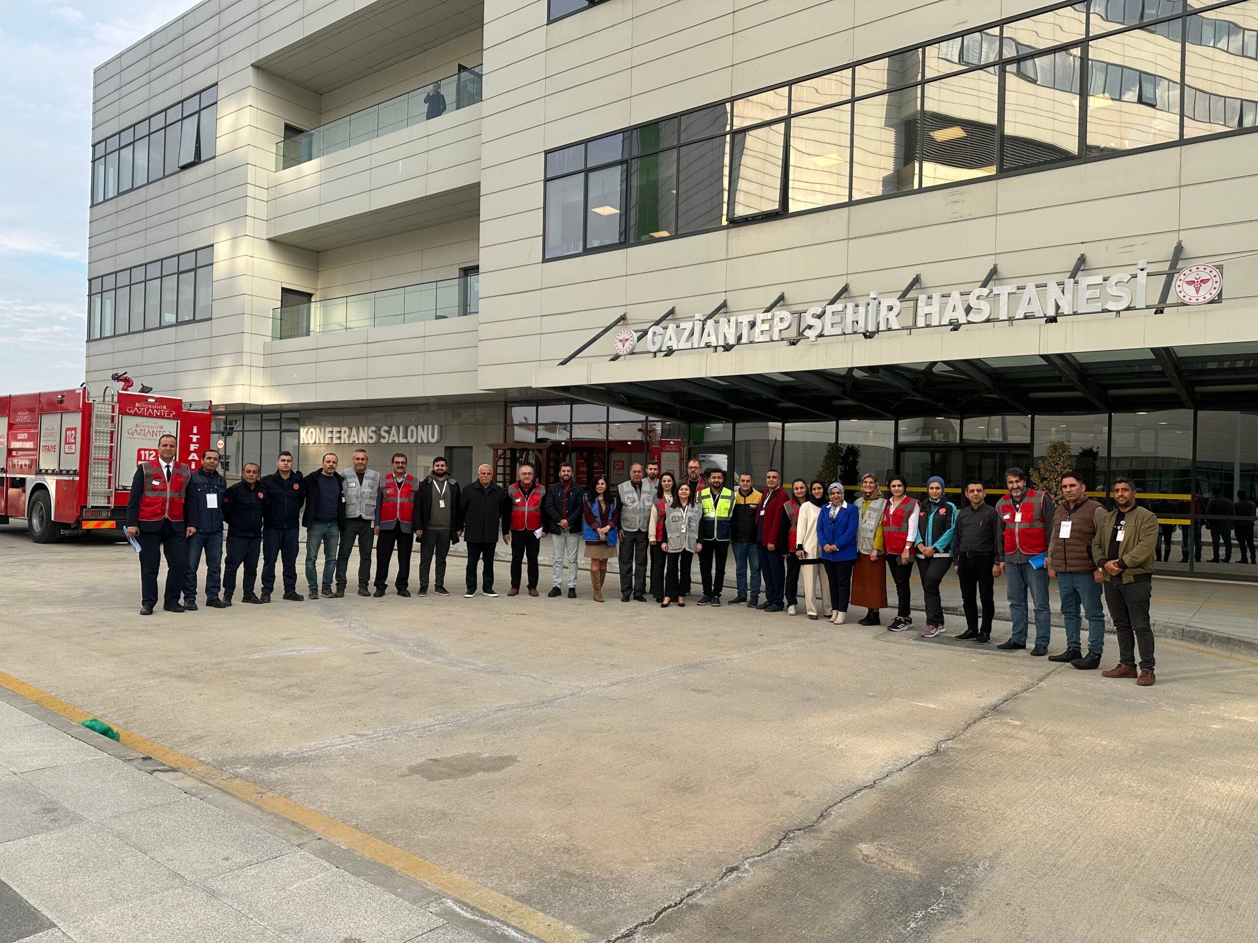 GAZİANTEP  ŞEHİR HASTANESİNDE HAP (HASTANE AFET PLANI) TATBİKATI GERÇEKLEŞTİ