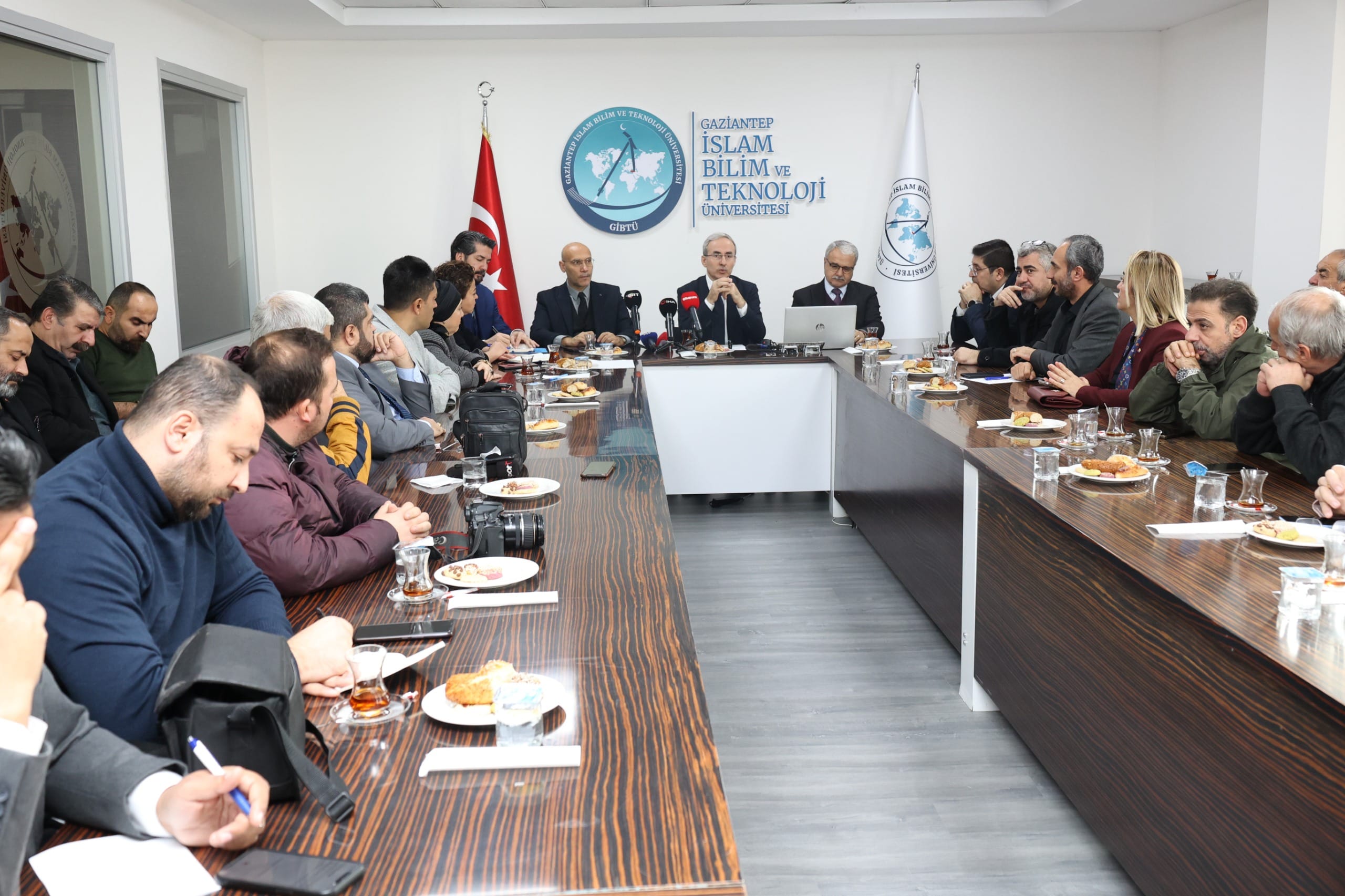 GİBTÜ Rektörü Prof. Dr. Şehmus Demir’in Basın Toplantısı