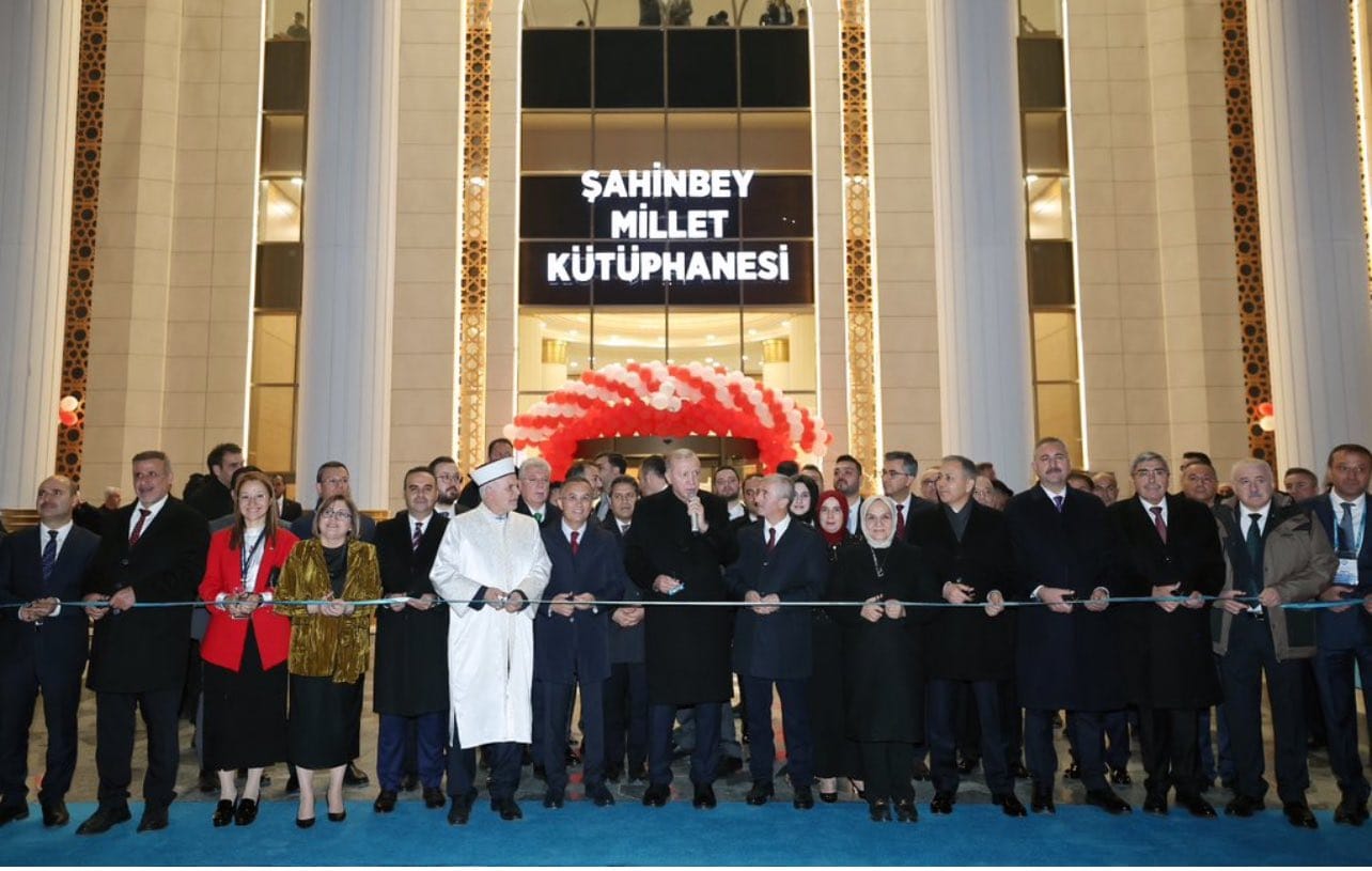 ŞAHİNBEY BELEDİYESİ TARAFINDAN YAPTIRILAN TÜRKİYE’NİN İKİNCİ BÜYÜKKÜTÜPHANESİ’Nİ CUMHURBAŞKANI ERDOĞAN AÇTI