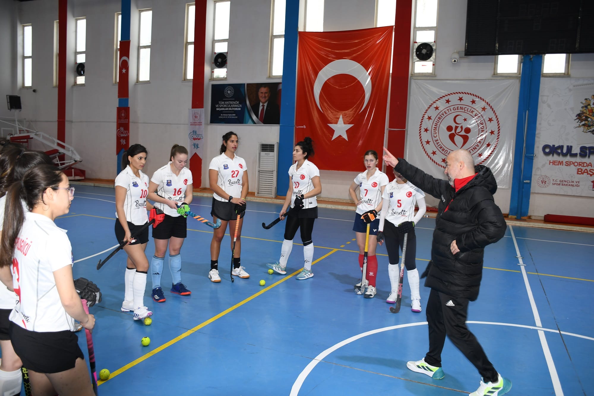 Hokeyin Sultanları ve Kaplanları Türkiye Finallerine Hazır