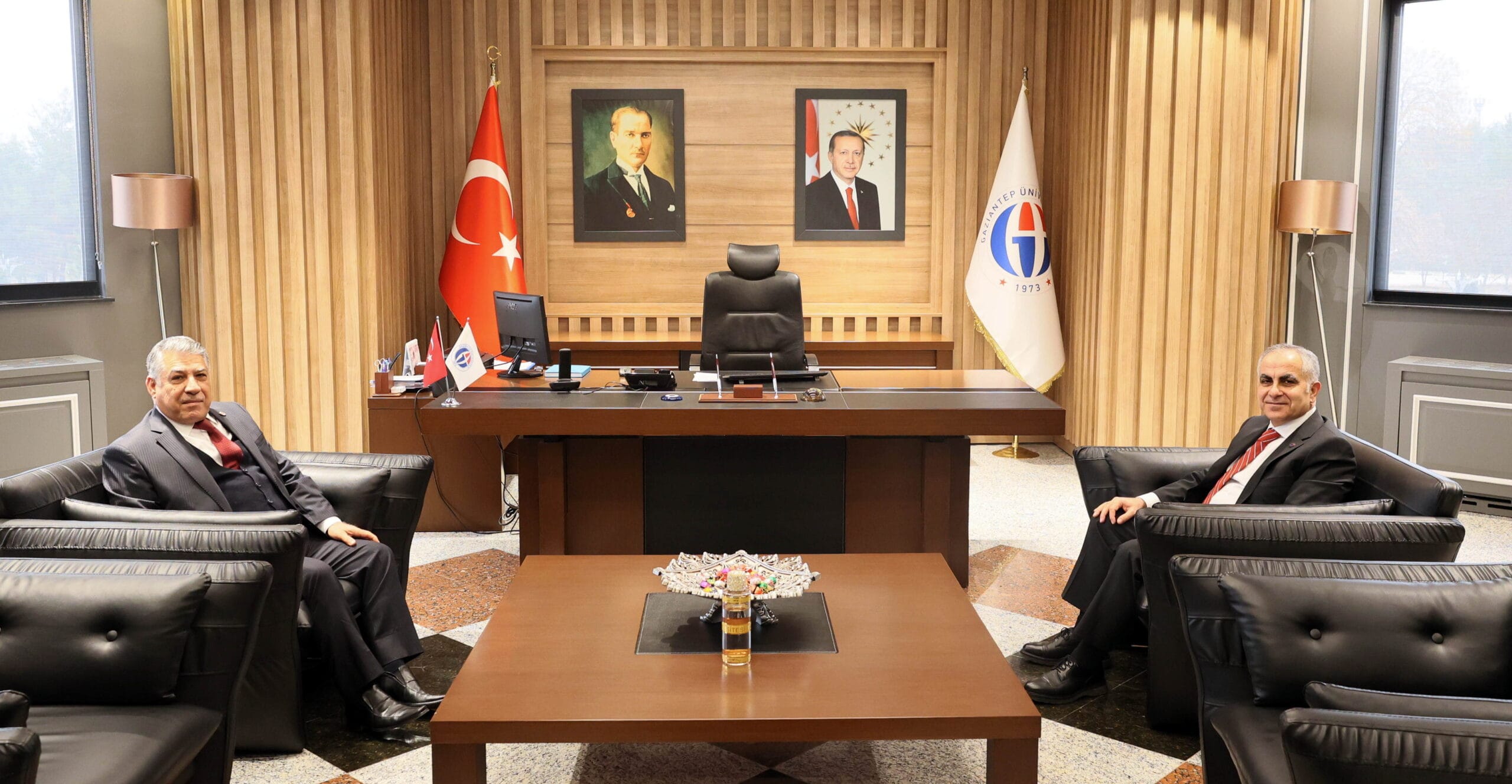 OĞUZELİ BELEDİYE BAŞKANINDAN GAÜN REKTÖRÜ DOĞAN’A ZİYARET