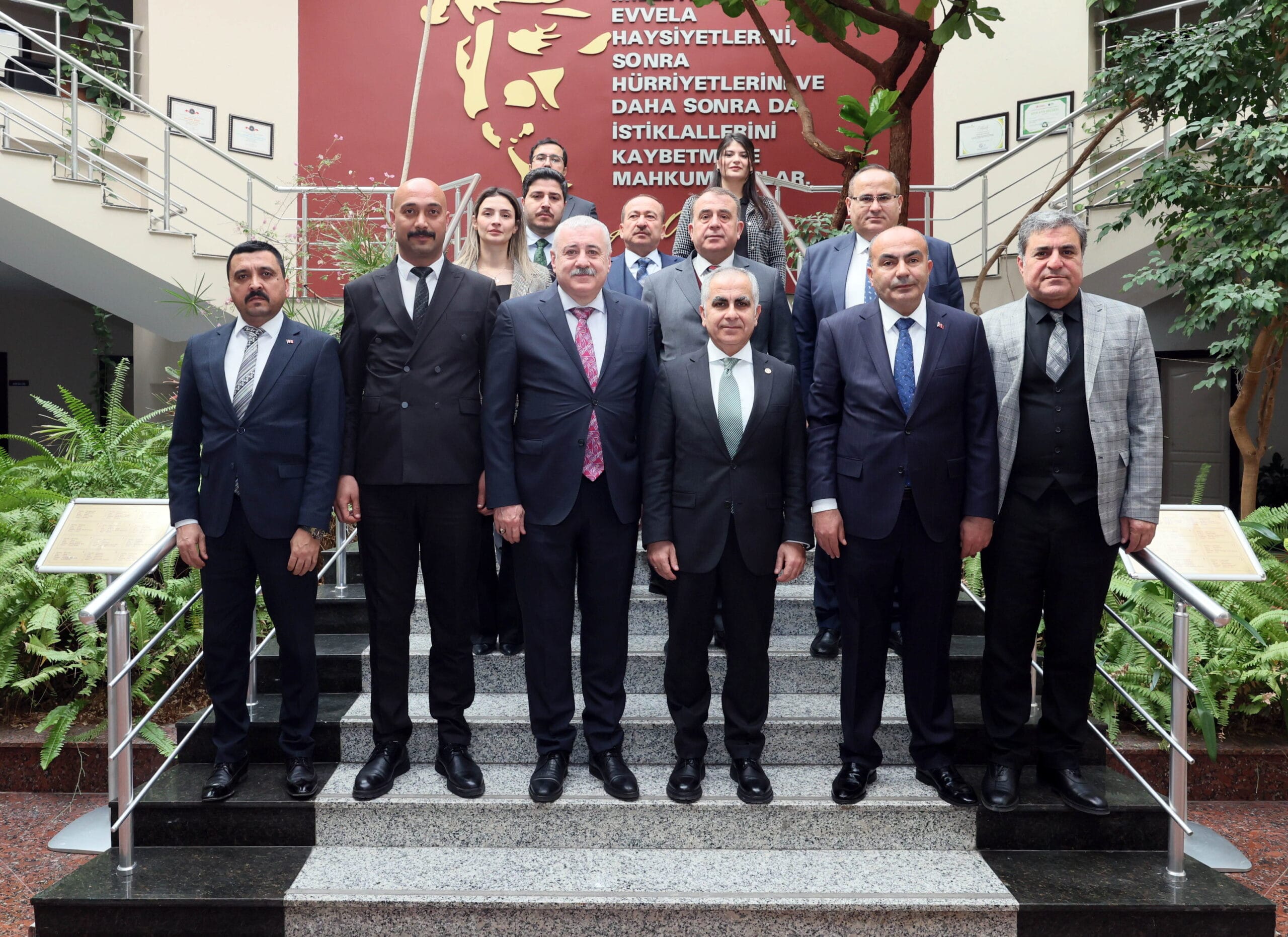 SERMET ATAY’DAN GAÜN REKTÖRÜ DOĞAN’A HAYIRLI OLSUN ZİYARETİ 