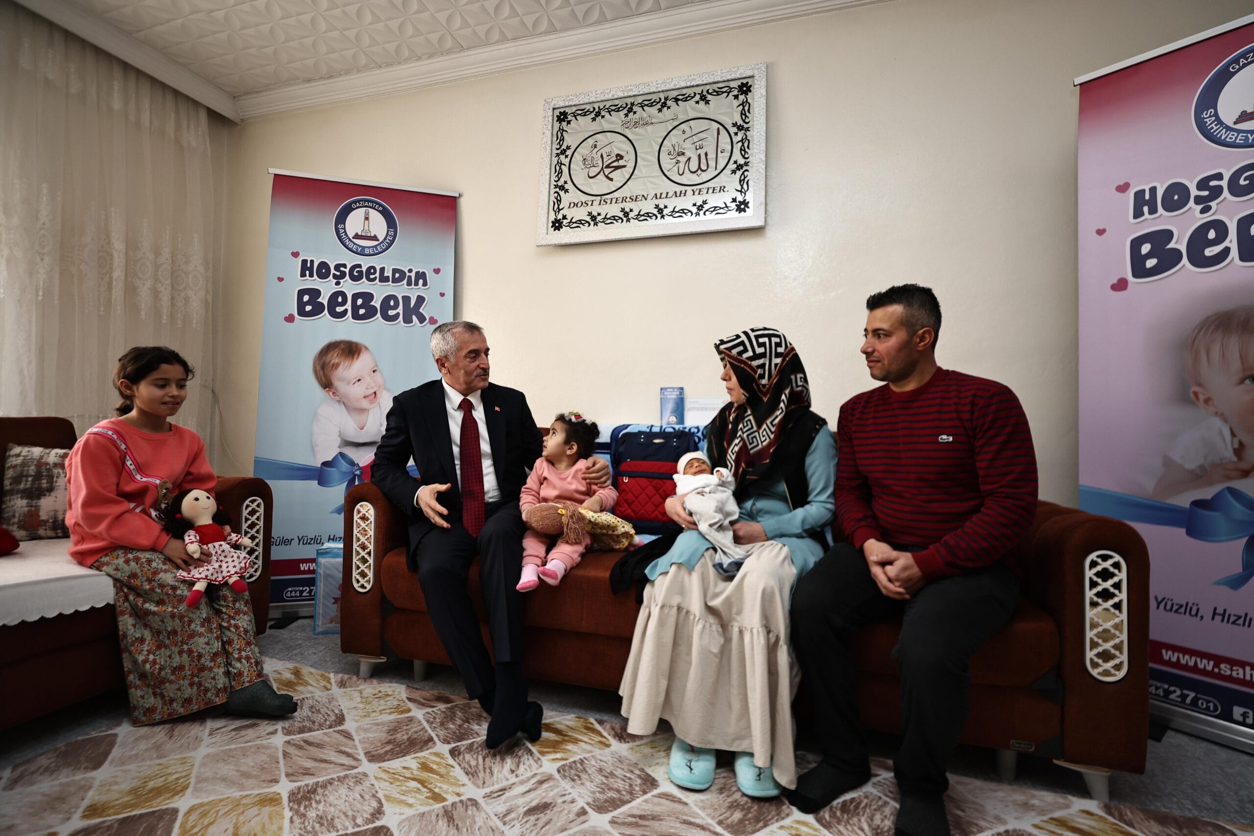 YENİ DOĞAN BEBEKLERİN BEZLERİ ŞAHİNBEY BELEDİYESİ’NDEN