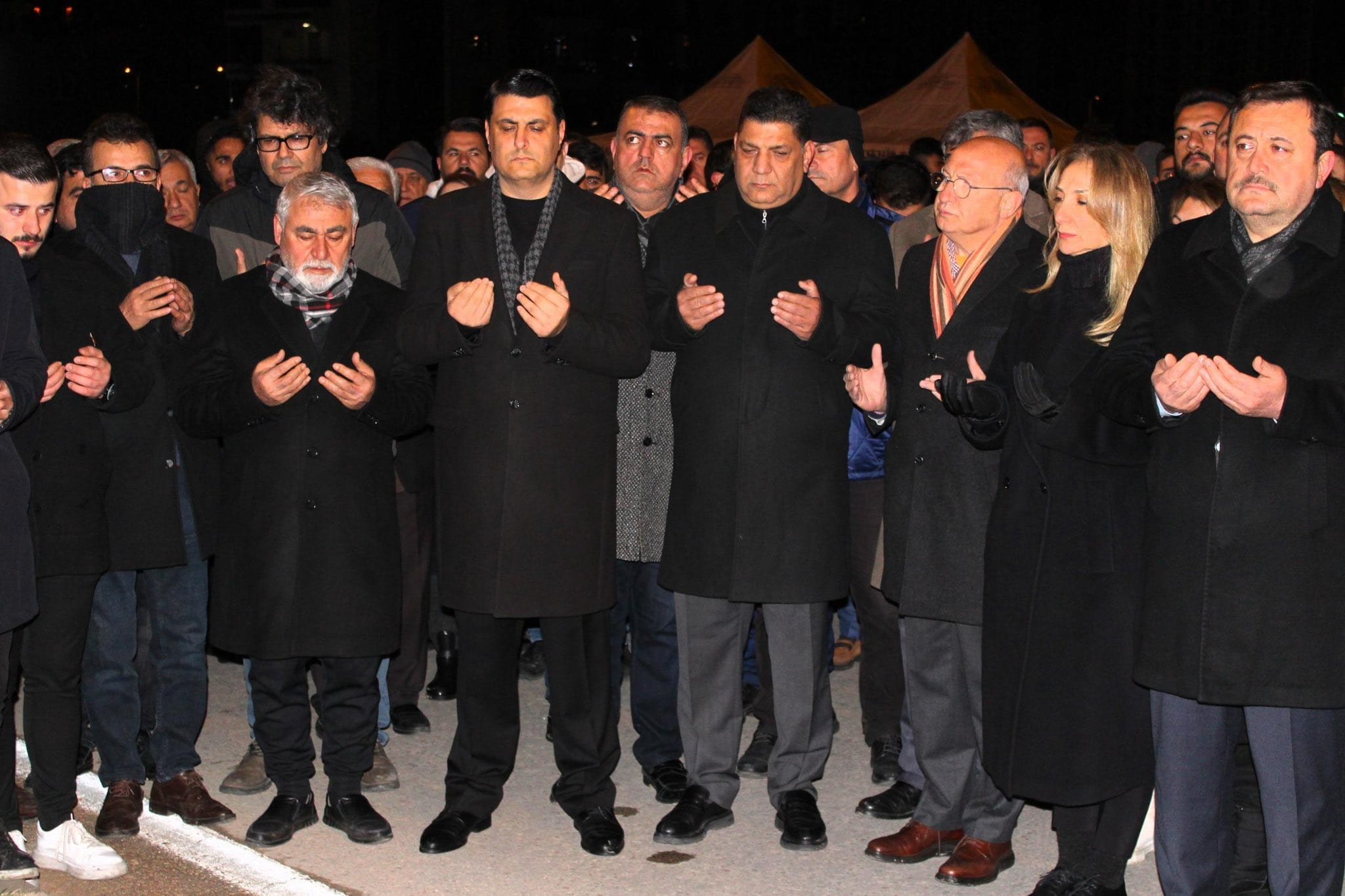 BAŞKAN YILMAZ, DEPREM ŞEHİTLERİNİ ANDI