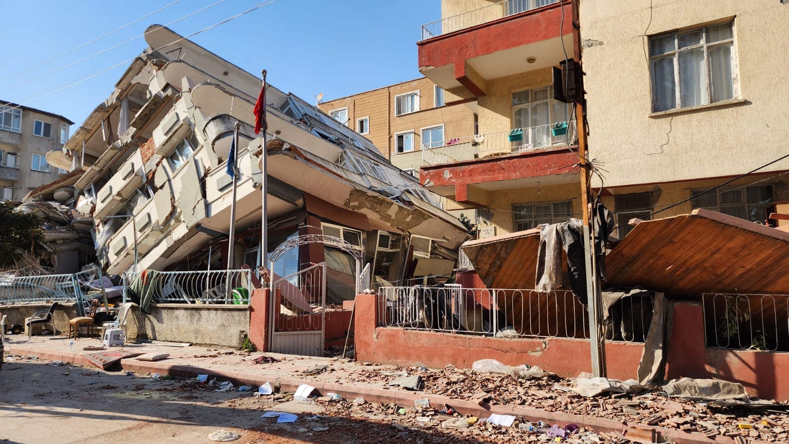 Gözler Deprem Sempozyumunda