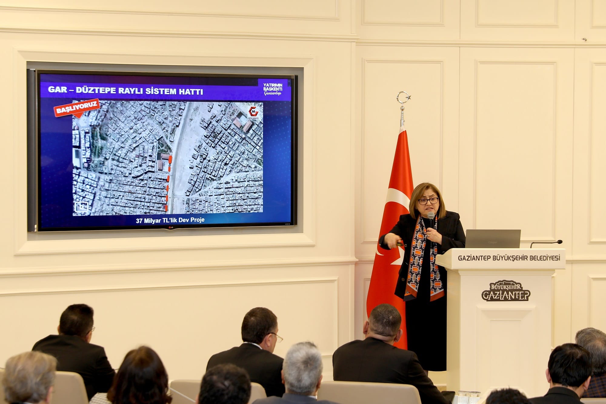 BAŞKAN ŞAHİN 2025 YILI 65 VİZYON PROJEYİ MECLİSTE ANLATTI