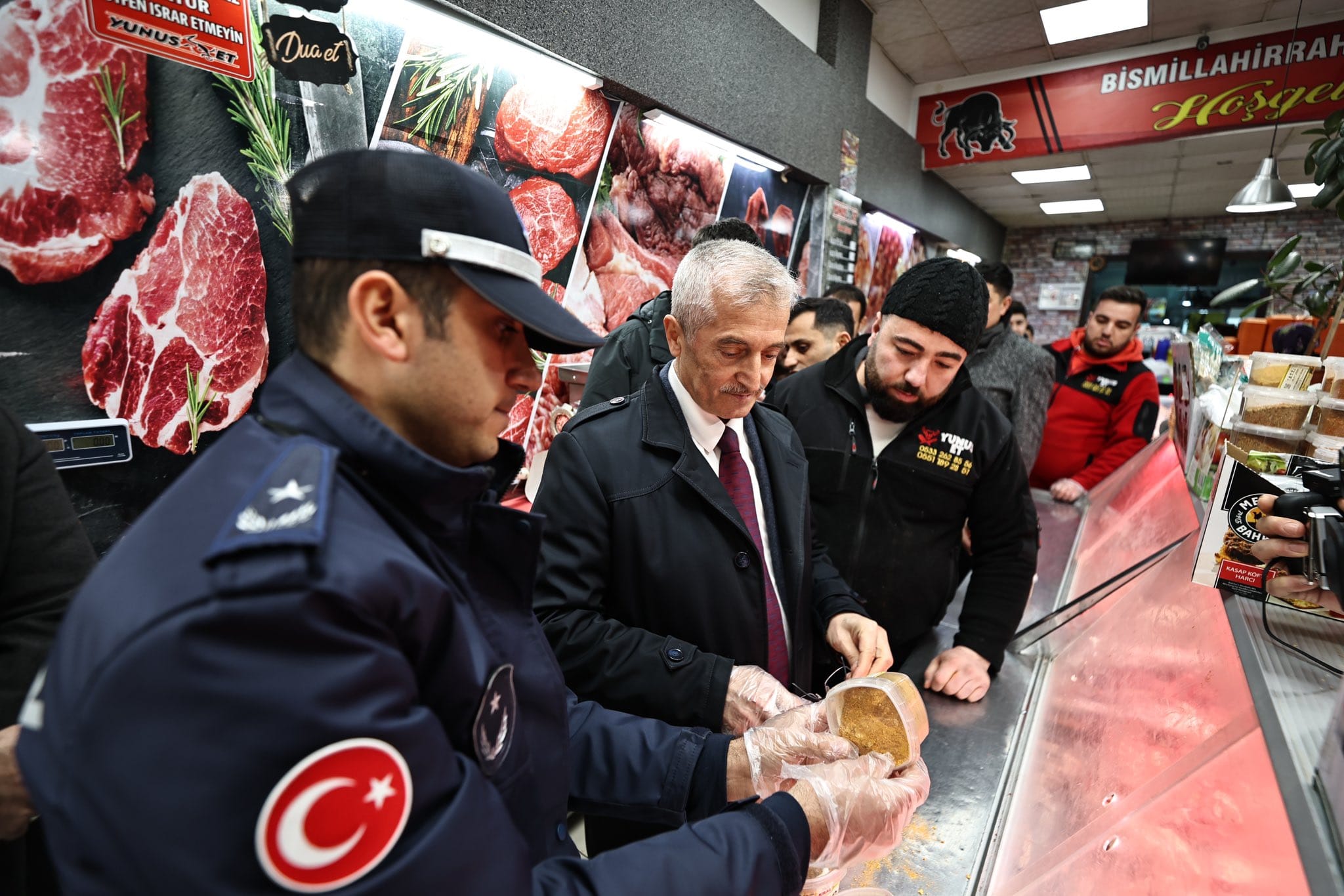 ŞAHİNBEY BELEDİYESİ’NDEN KASAP VE MARKETLERE SIKI DENETİM!