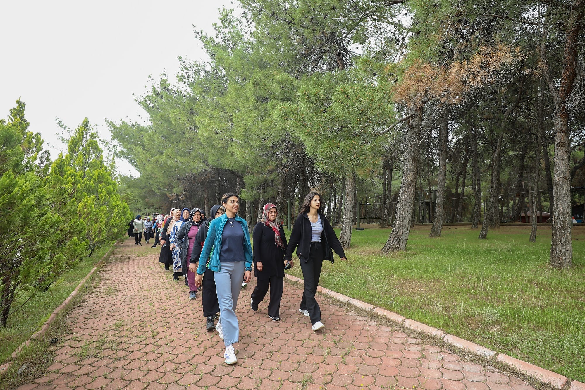 SAĞLIKLI YAŞAMIN KAPILARINI ARALIYOR