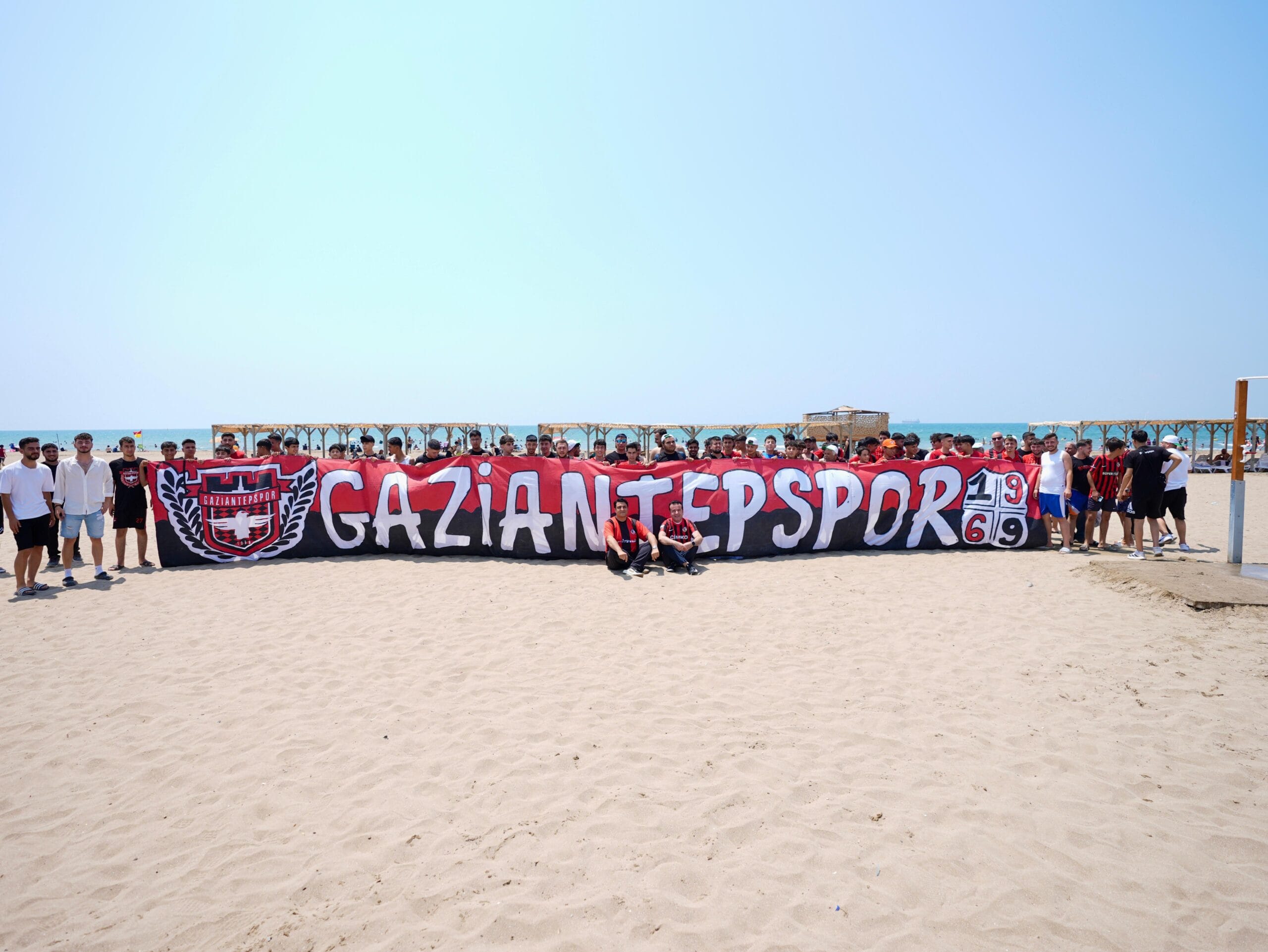 GAZİANTEP FK TARAFTARLARINA VEFA DOLU JEST