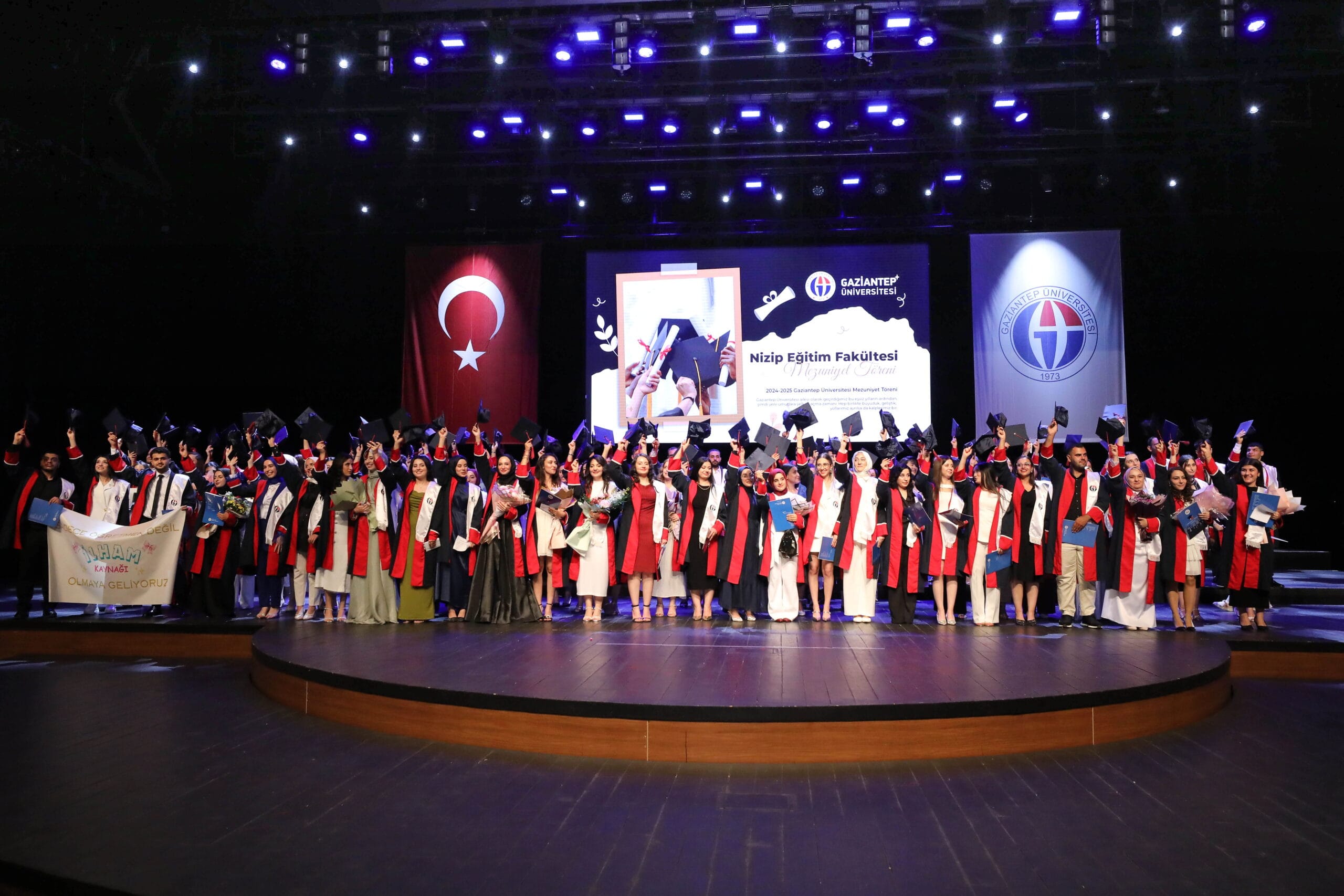 GAÜN NİZİP EĞİTİM FAKÜLTESİ MEZUNLARINI UĞURLADI