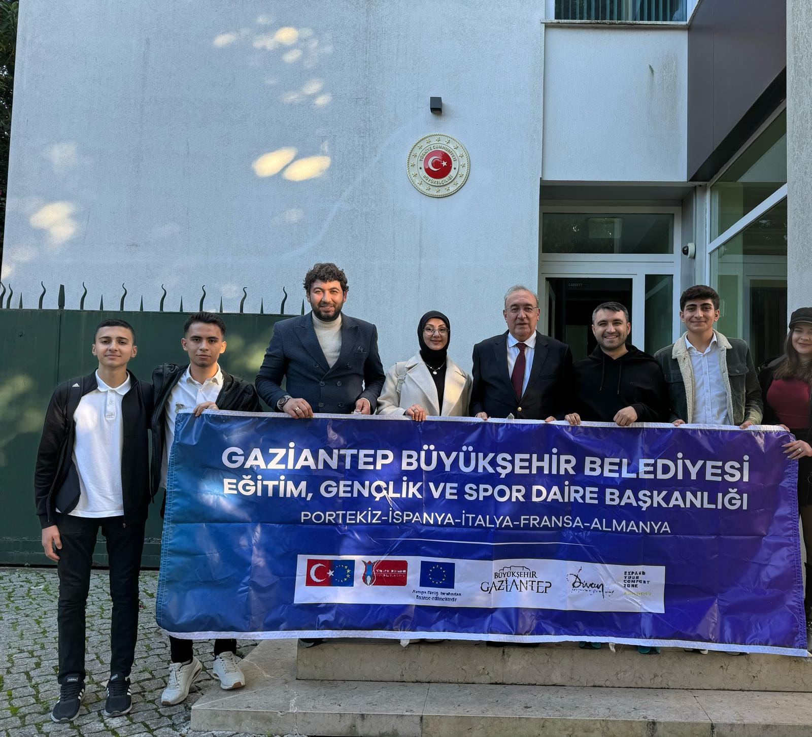 GAZİANTEP BÜYÜKŞEHİR, GENÇLERE AVRUPA GEZİSİNİN KAPISINI AÇIYOR