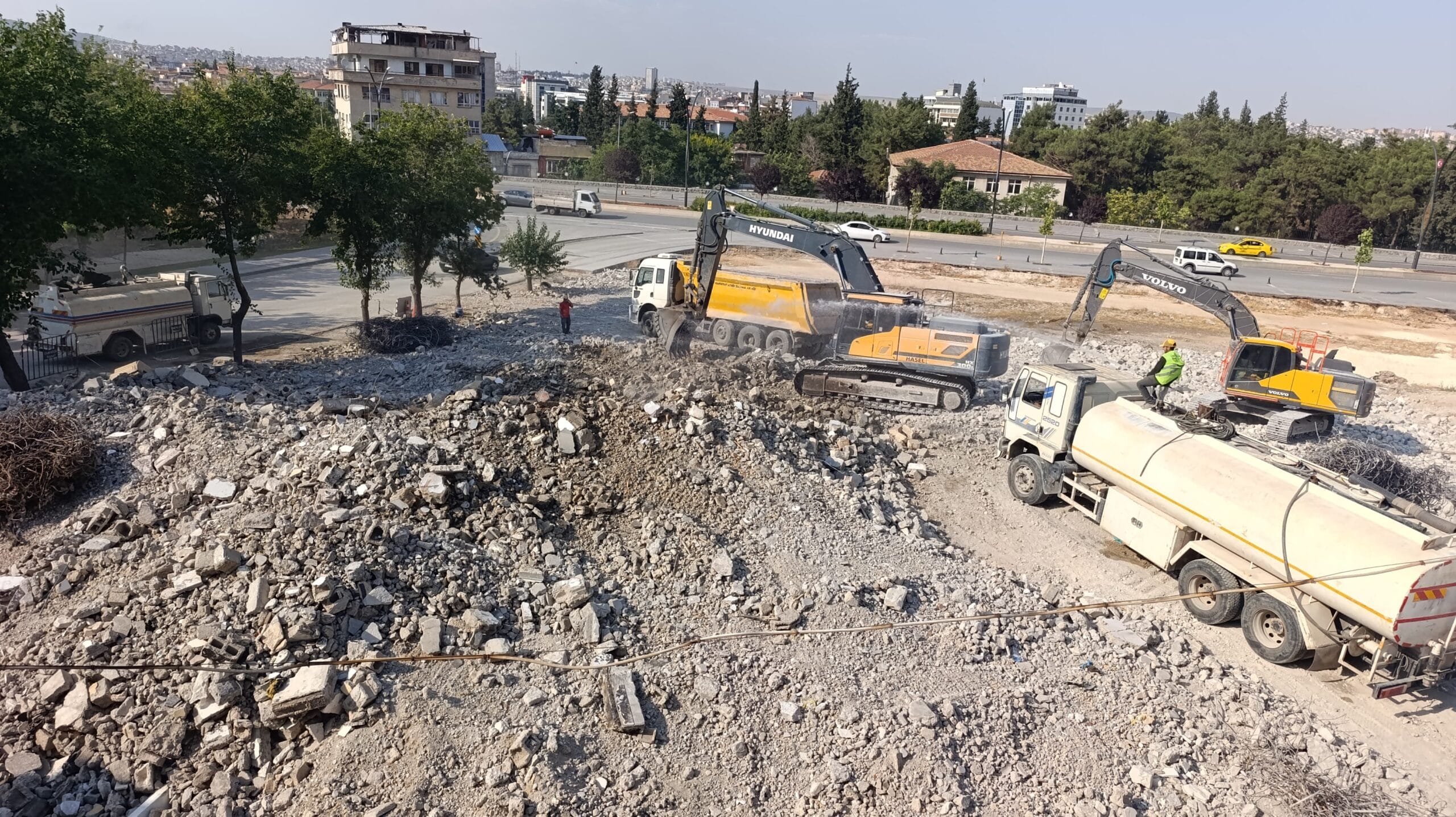 BAŞKAN TAHMAZOĞLU “KENTSEL DÖNÜŞÜM YAŞAMDA DÖNÜŞÜMDÜR”