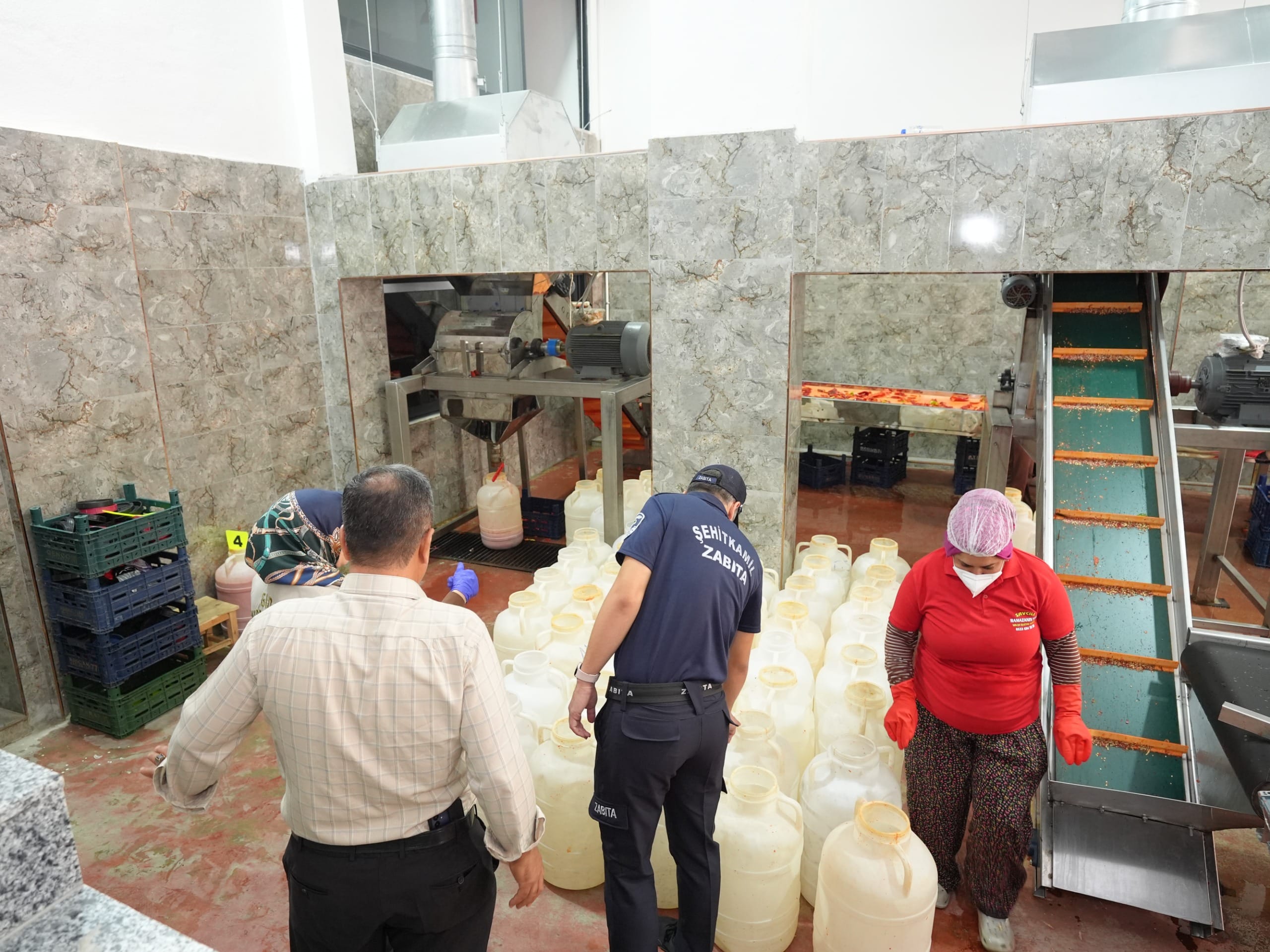 ŞEHİTKAMİL’DEN SALÇA DENETİMİ