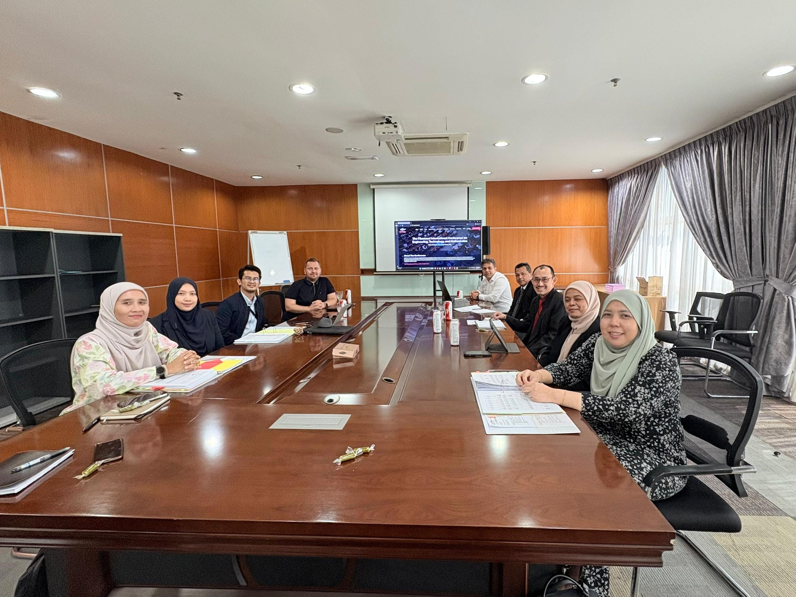 GAÜN AKADEMİSYENLERİNDEN MALEZYA’YA AKADEMİK ZİYARET