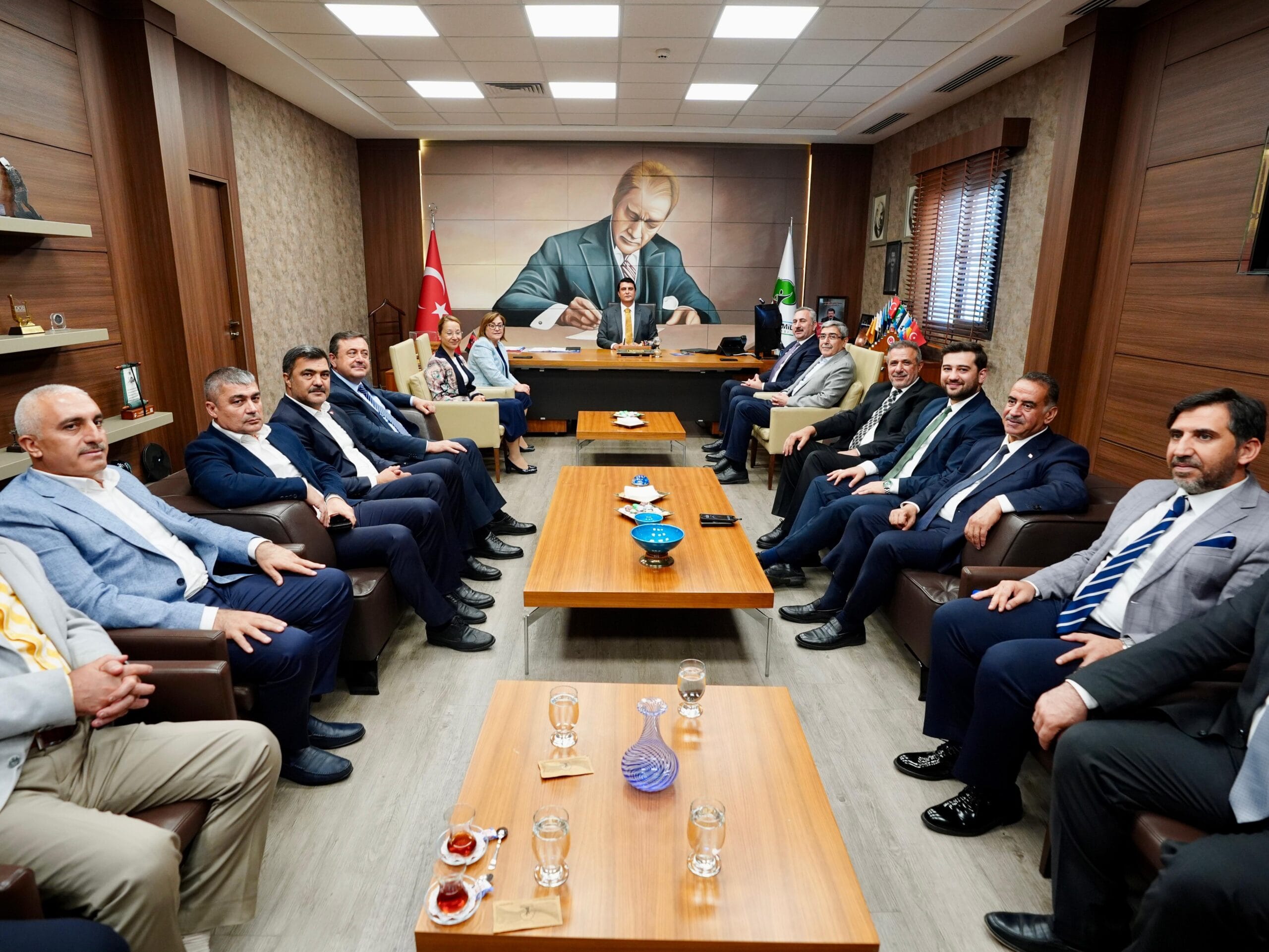 AK PARTİ GRUP BAŞKAN VEKİLİ GÜL VE BAŞKAN ŞAHİN’DEN YILMAZ’A ZİYARET